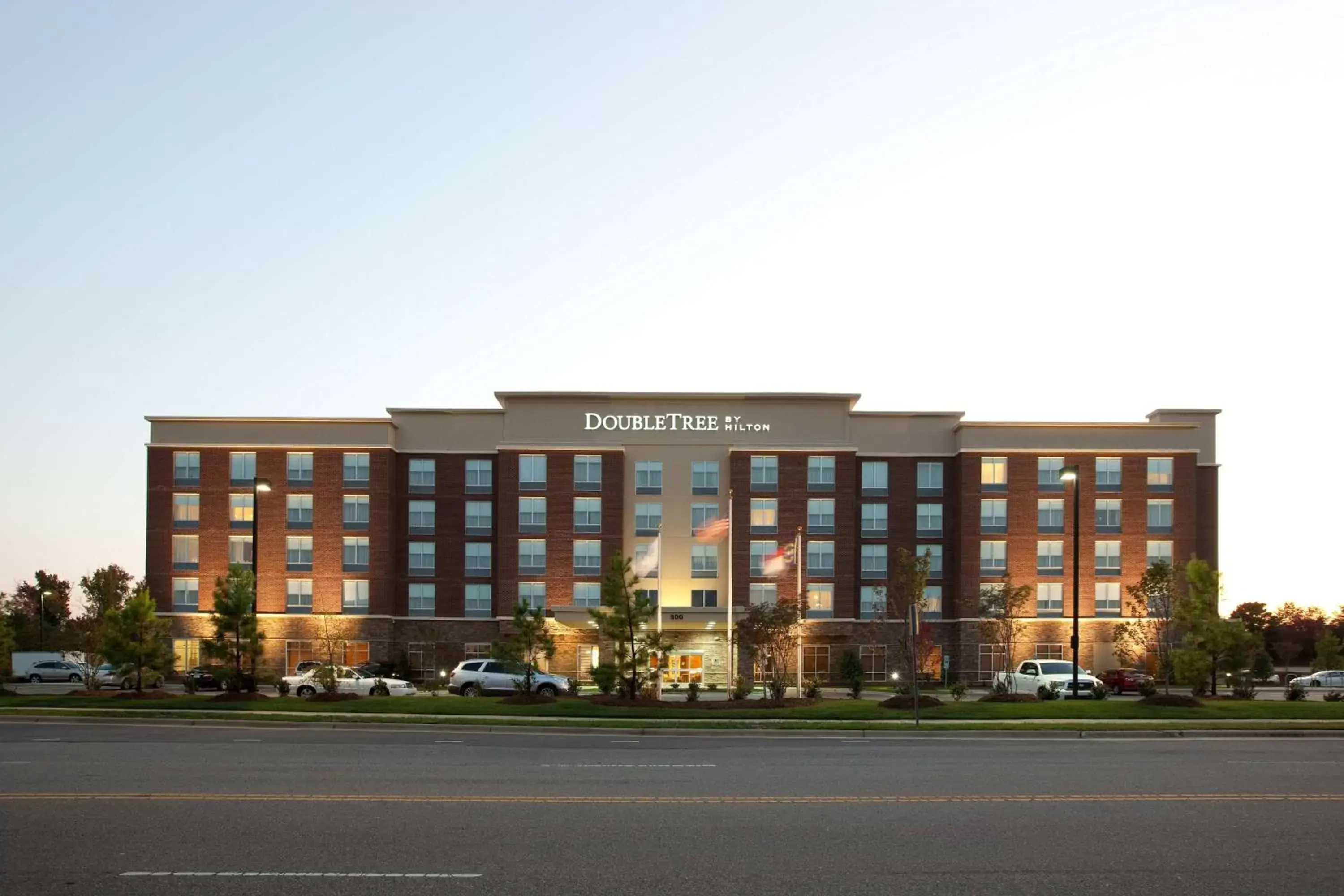 Property building in DoubleTree by Hilton Raleigh-Cary Property building in DoubleTree by Hilton Raleigh-Cary