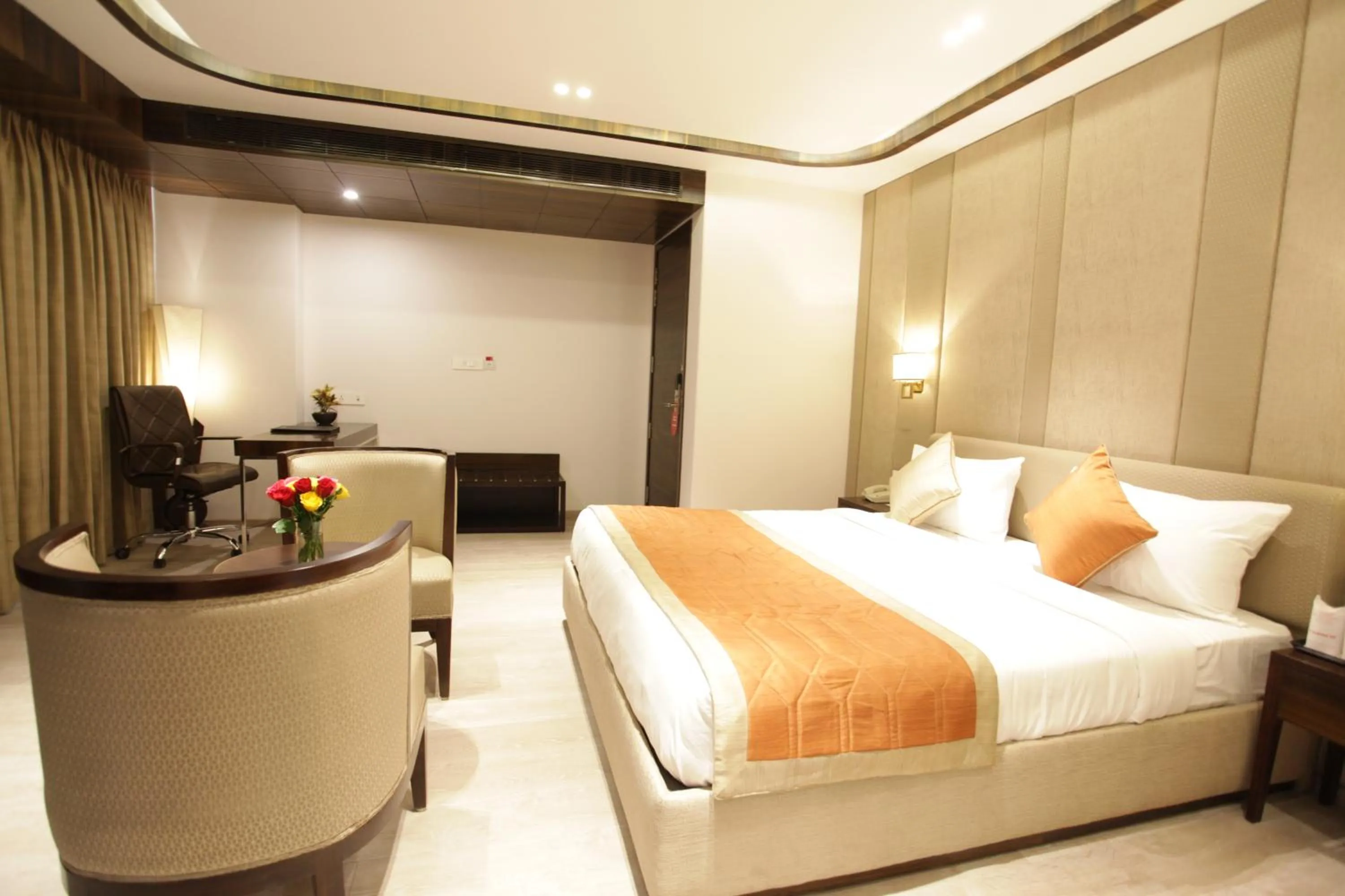 Coffee/tea facilities, Bed in Kaisons Inn (Near Apollo Hospital)