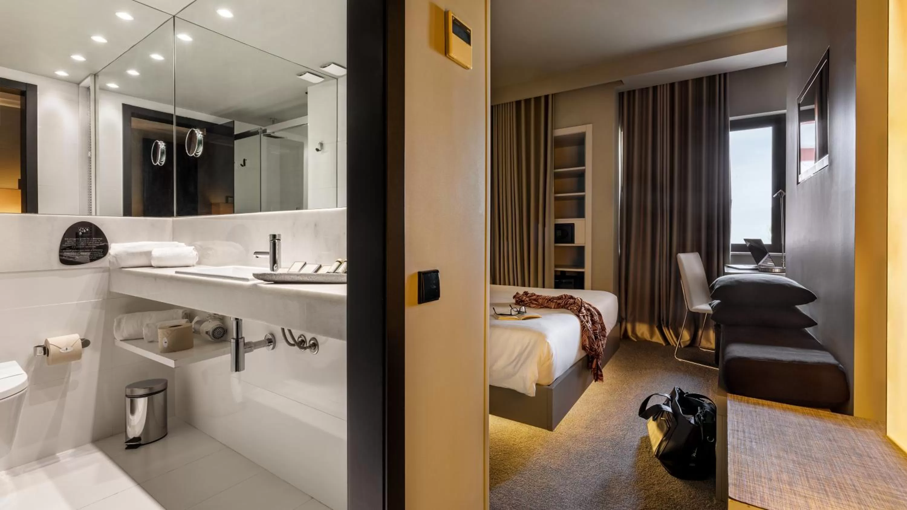 Bedroom, Bed in Vitoria Stone Hotel