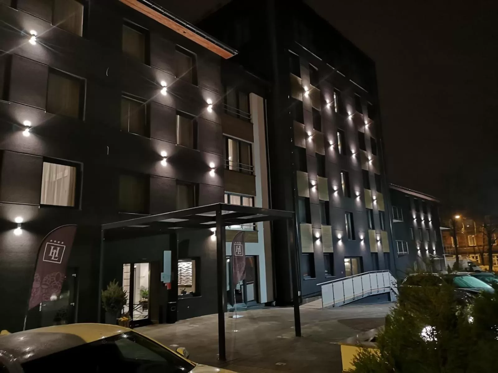 Facade/entrance in Hotel Lantier & Swimming Pool Zone