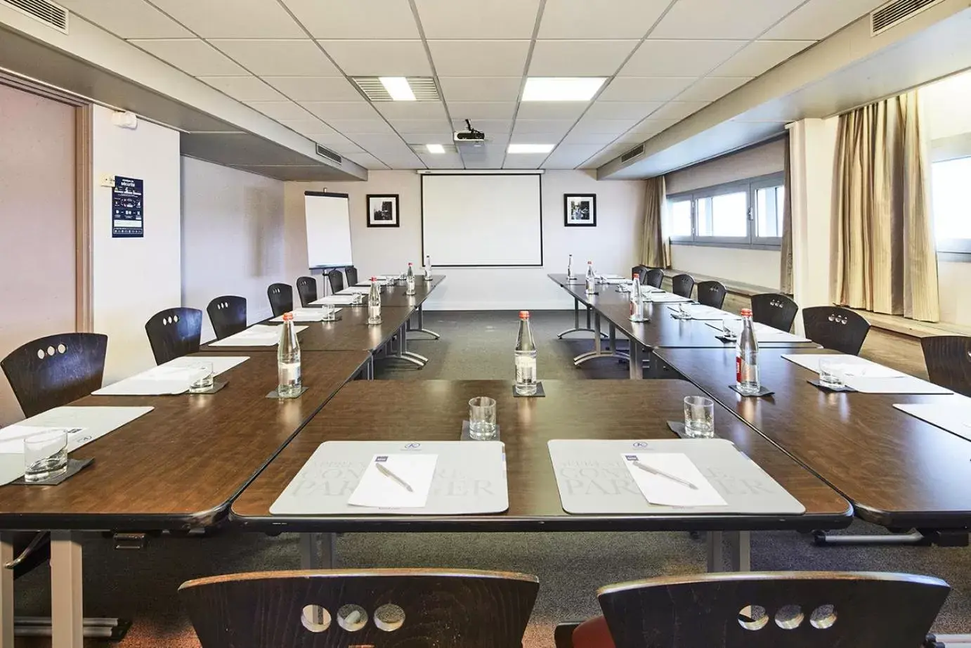 Meeting/conference room in Campanile Le Bourget – Airport