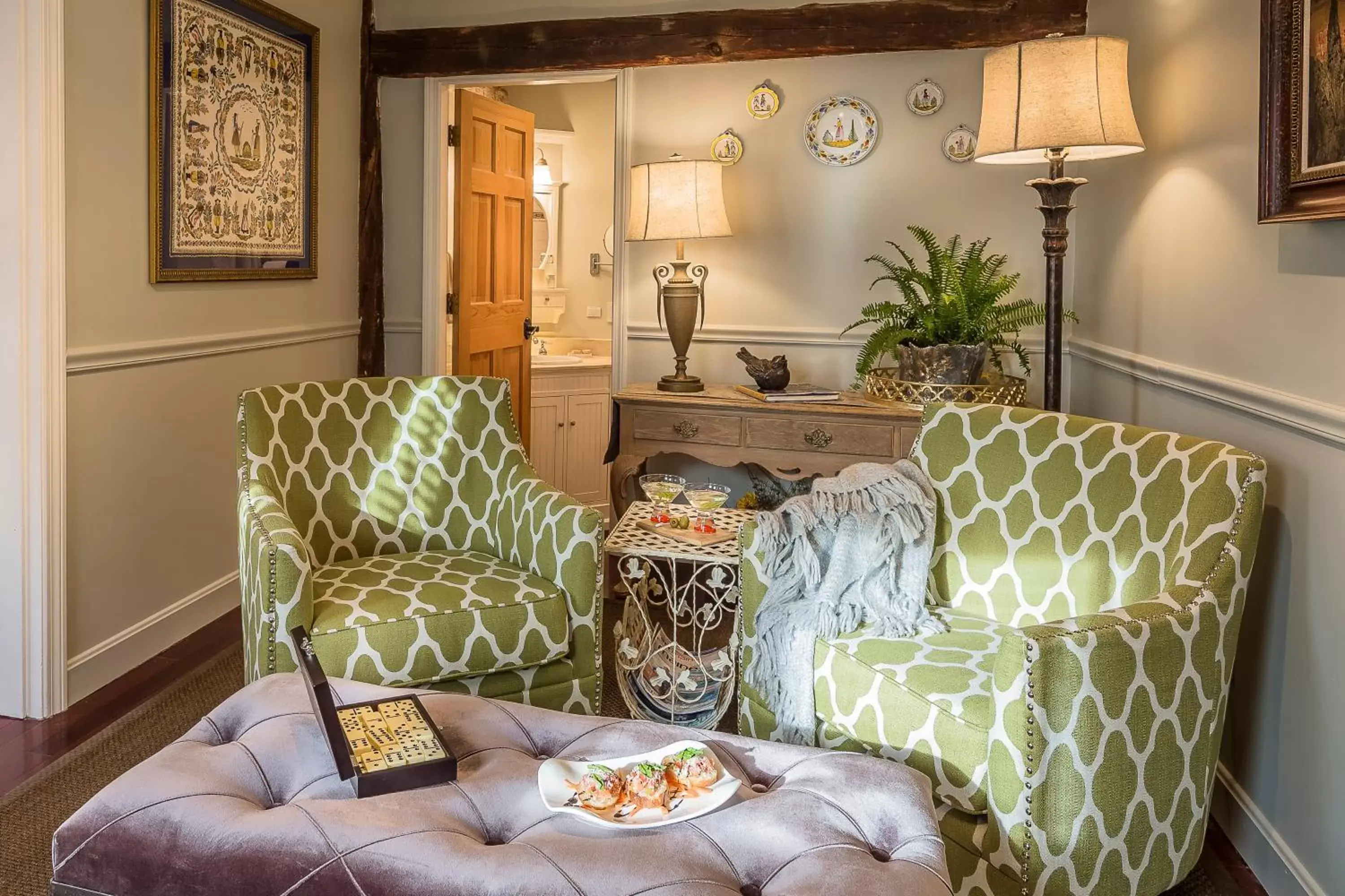 Decorative detail, Seating Area in Hartstone Inn & Hideaway