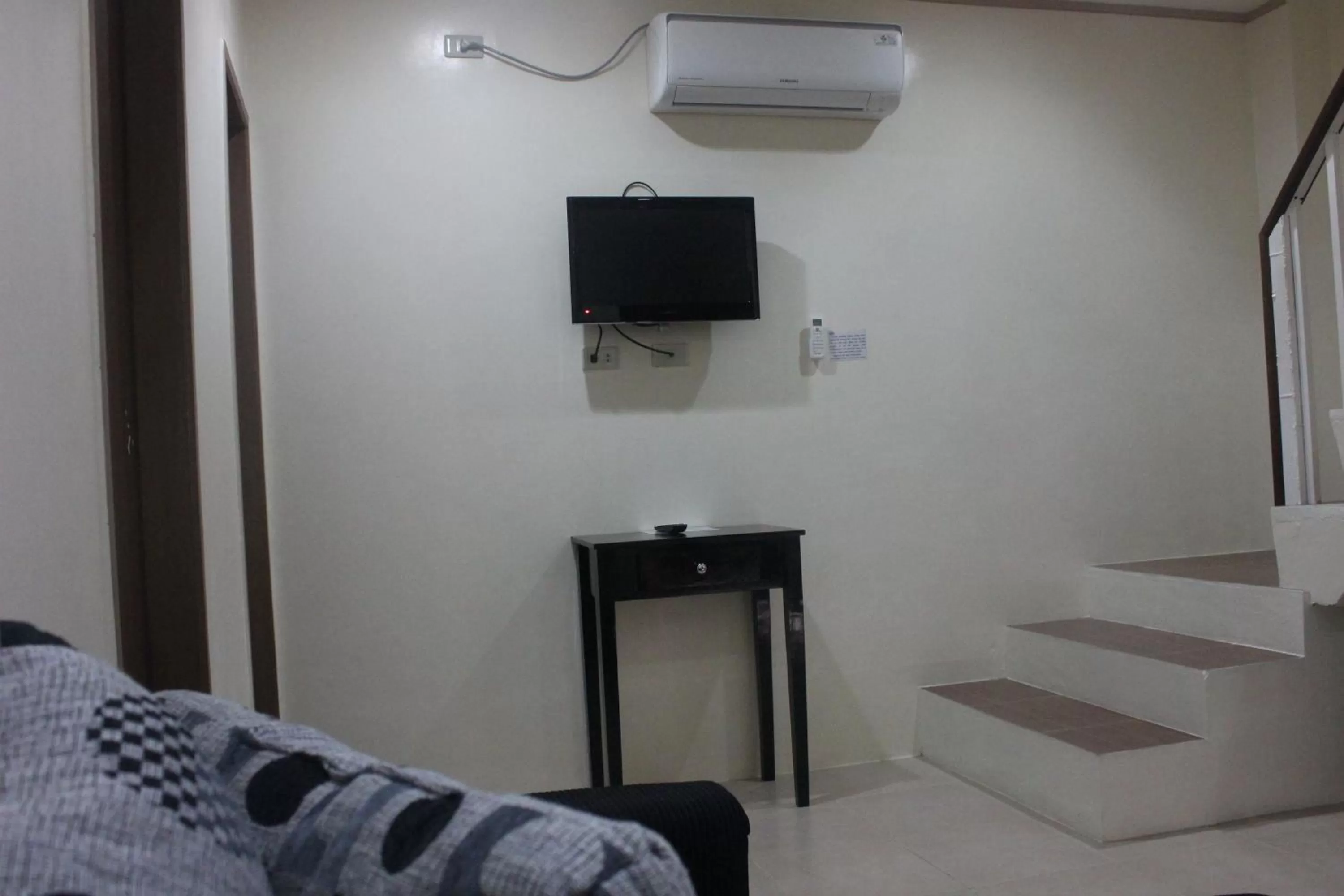 TV and multimedia in Blue Lagoon Inn & Suites