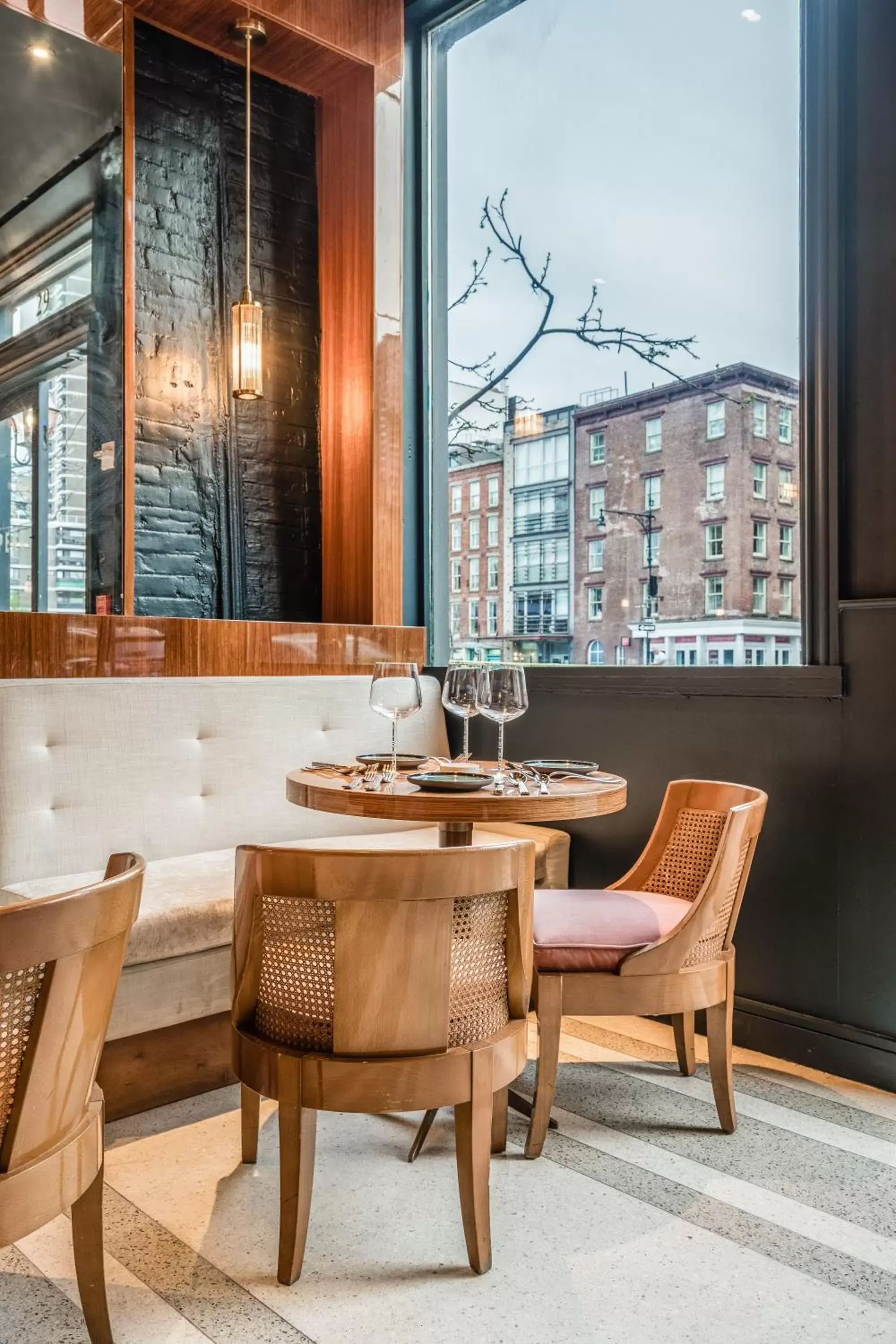 Restaurant/places to eat in 33 Seaport Hotel New York