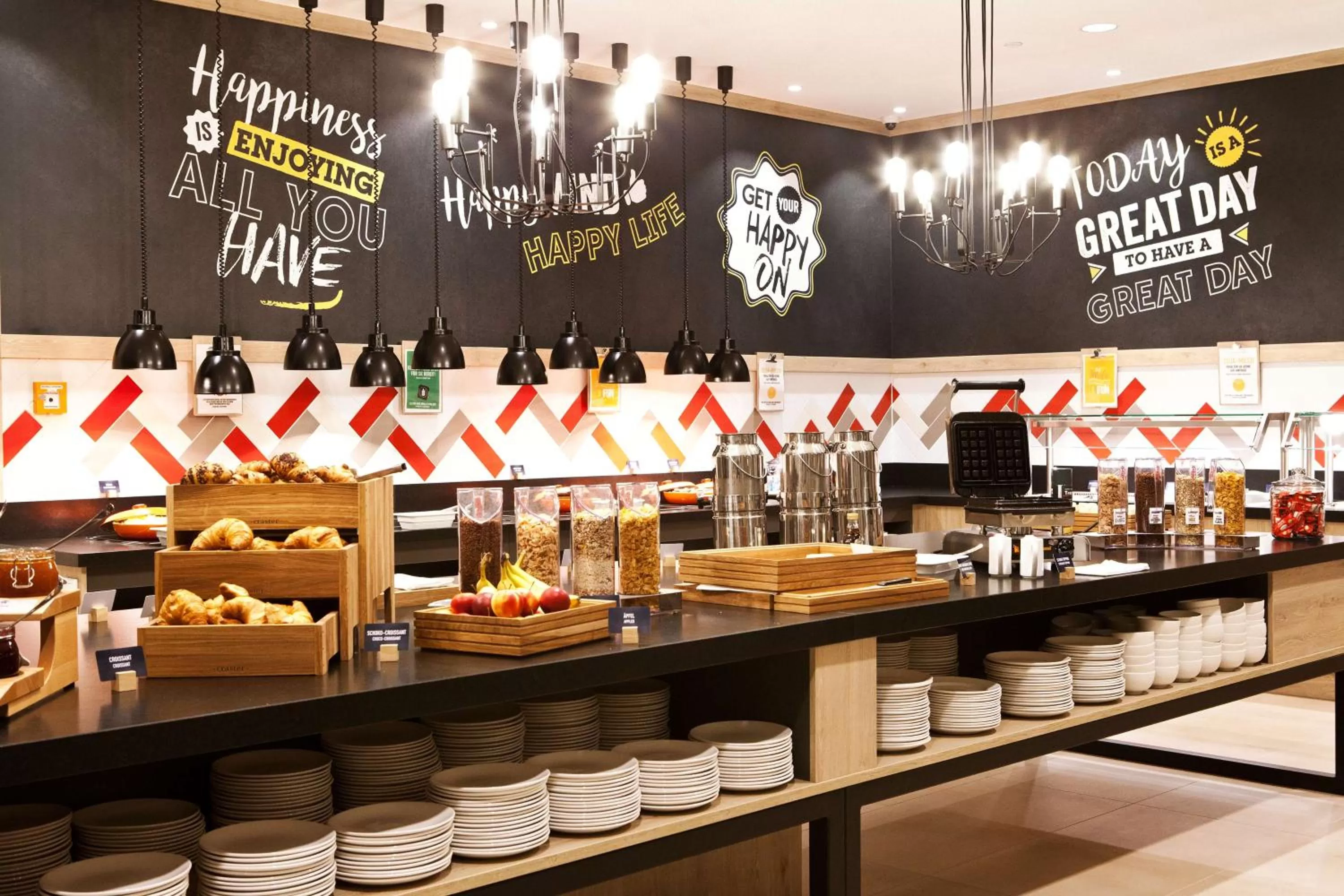 Breakfast in Hampton By Hilton Berlin City East Side Gallery