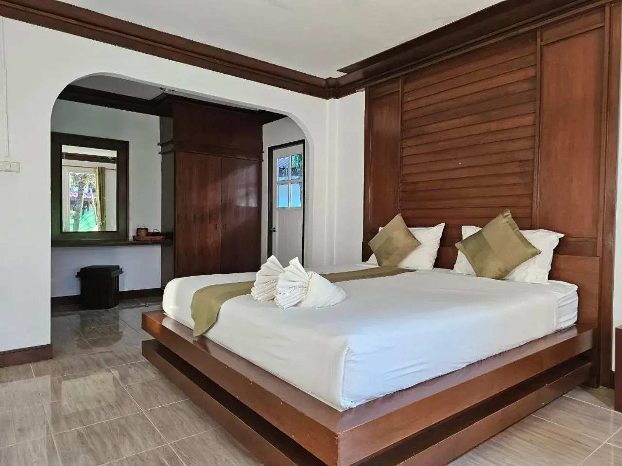 Bedroom, Bed in Lanta Nice Beach Resort - SHA Extra Plus