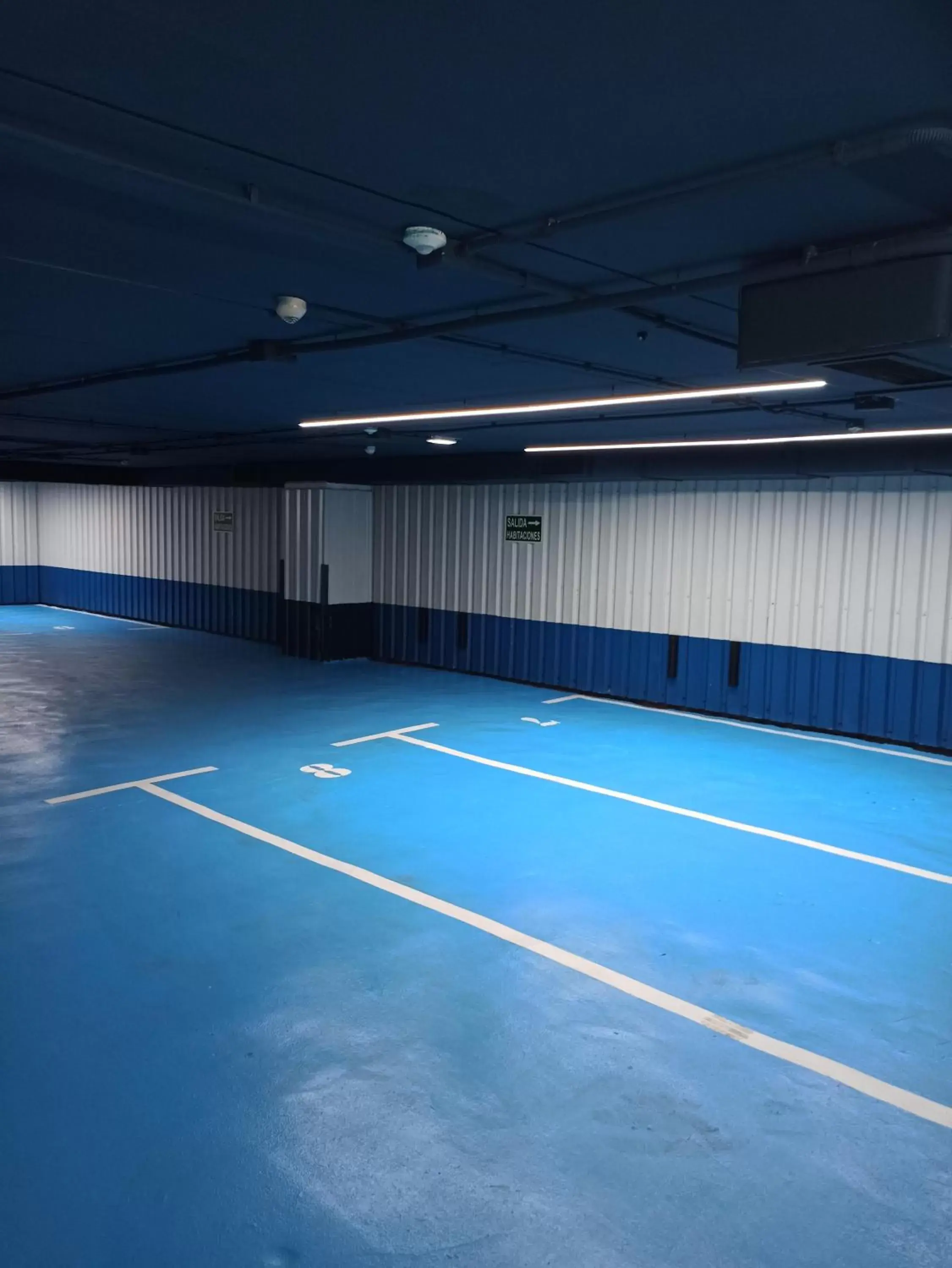 Tennis/Squash in ARVA Spa París