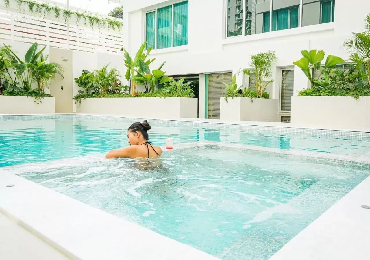 Swimming pool in Centre Point Sukhumvit 10 Swimming pool in Centre Point Sukhumvit 10