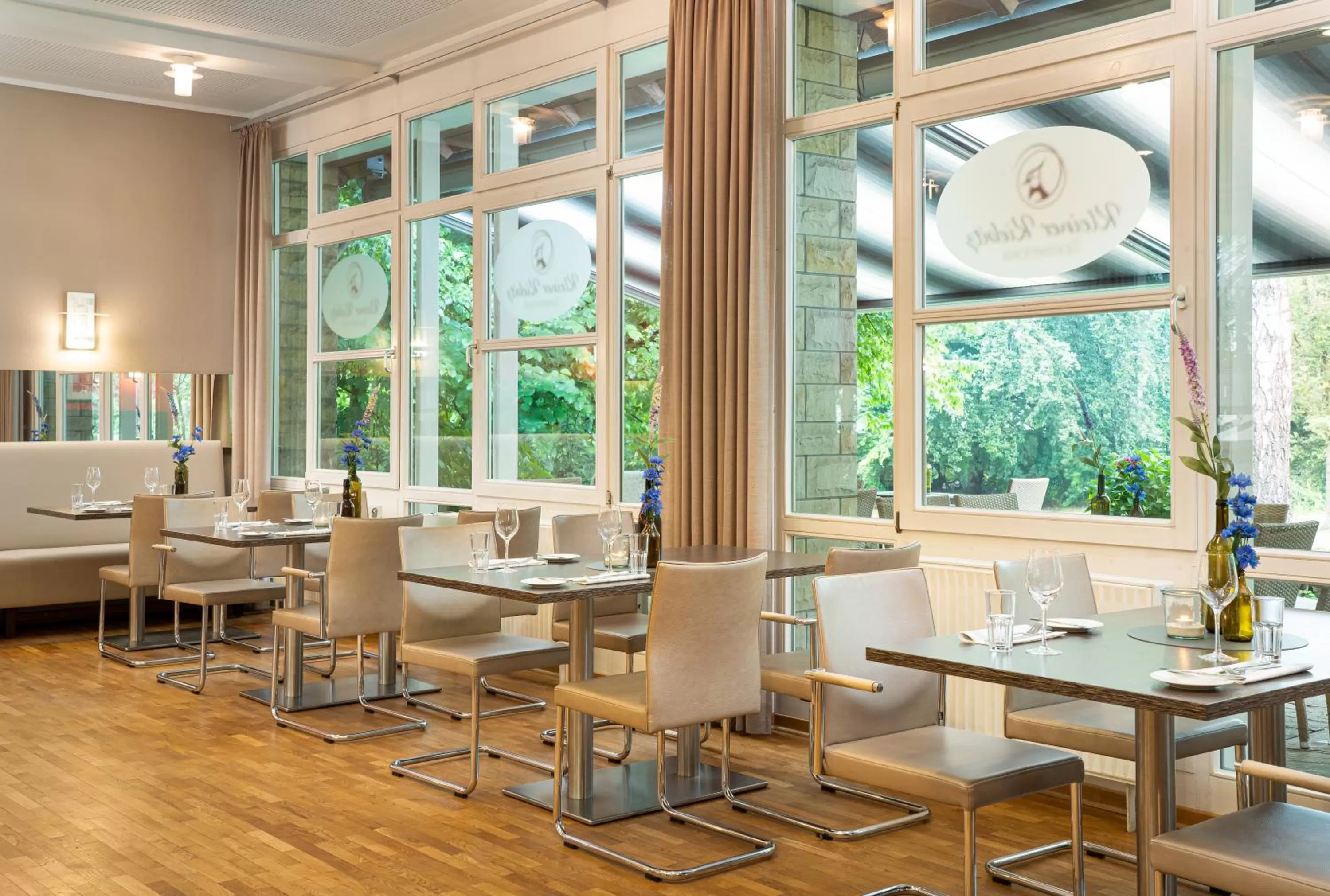 Restaurant/places to eat in Flussbett Hotel