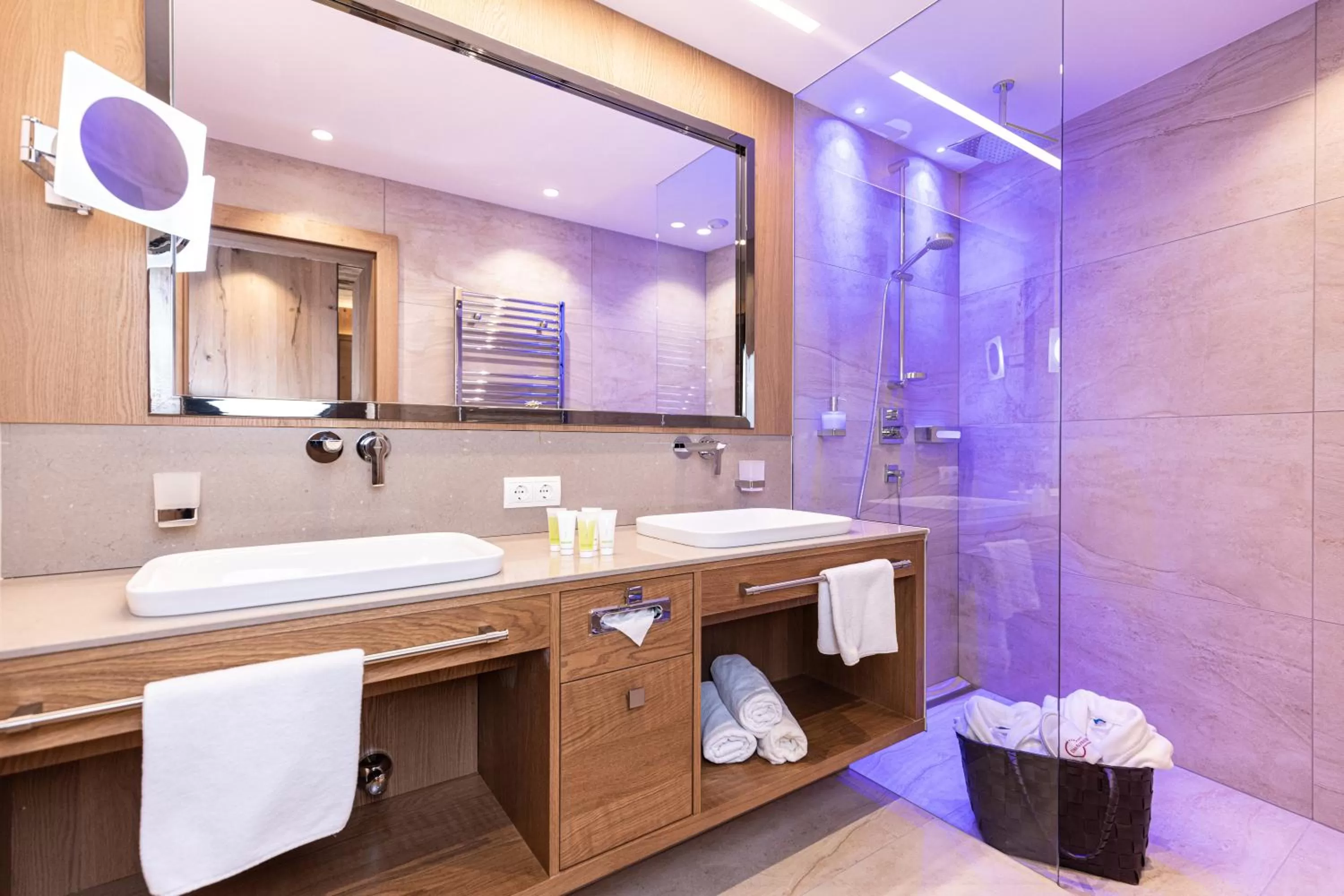 Shower, Bathroom in Natur & Spa Resort "Der Alpbacherhof" Superior