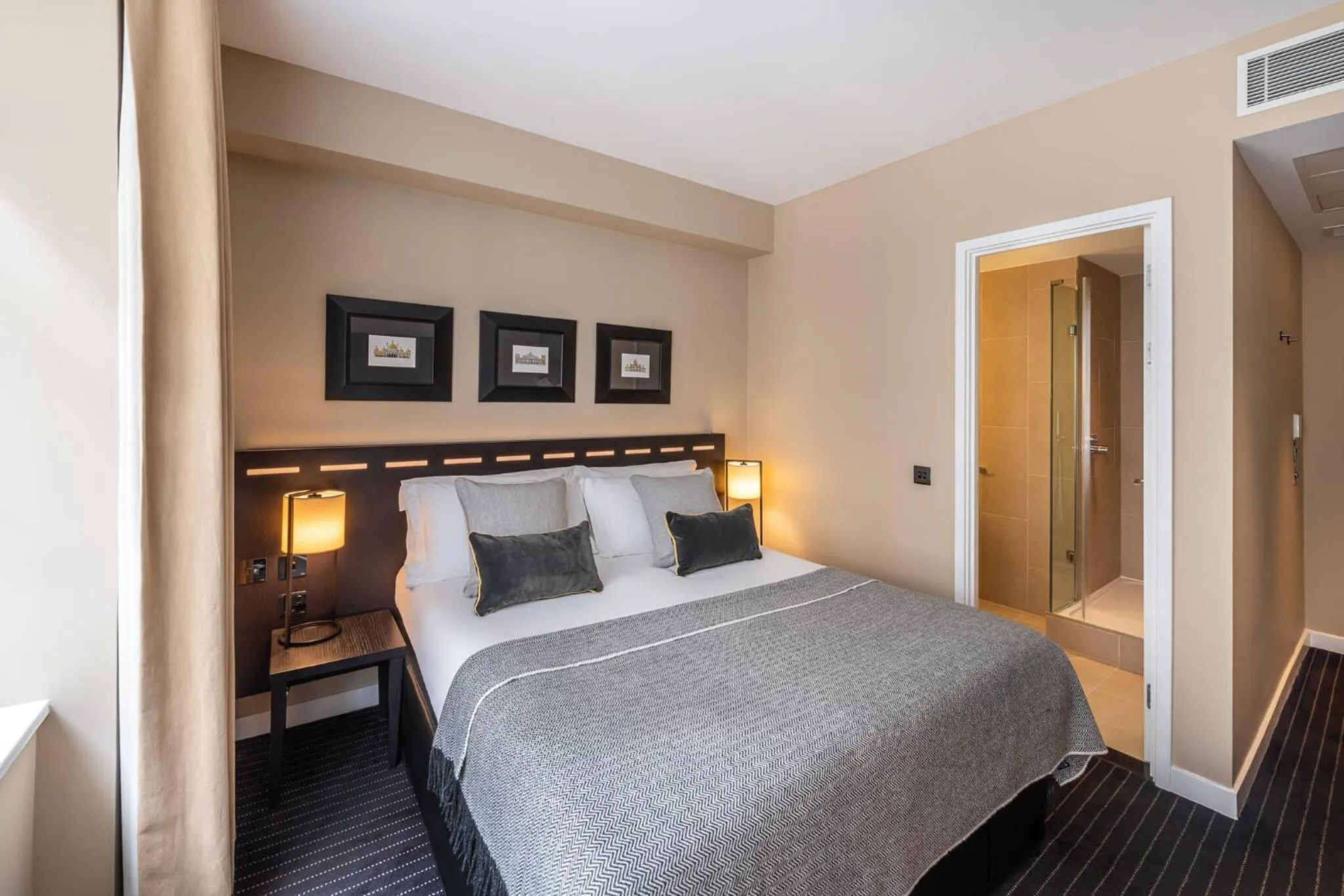 Bedroom, Bed in The Resident Victoria