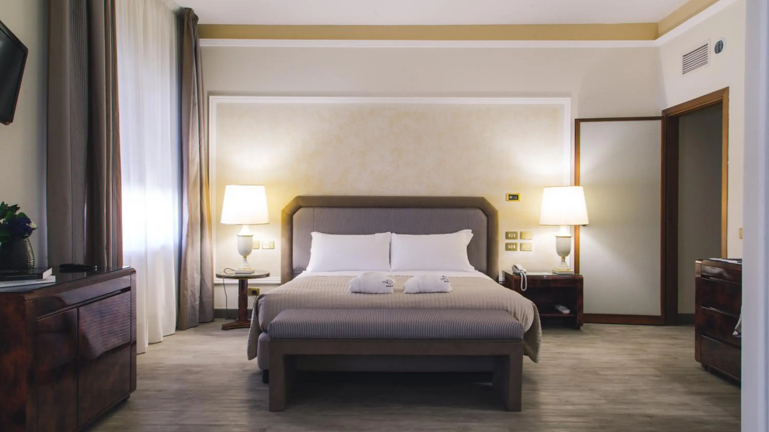 Junior Suite in Grand Hotel Excelsior'S Junior Suite in Grand Hotel Excelsior'S