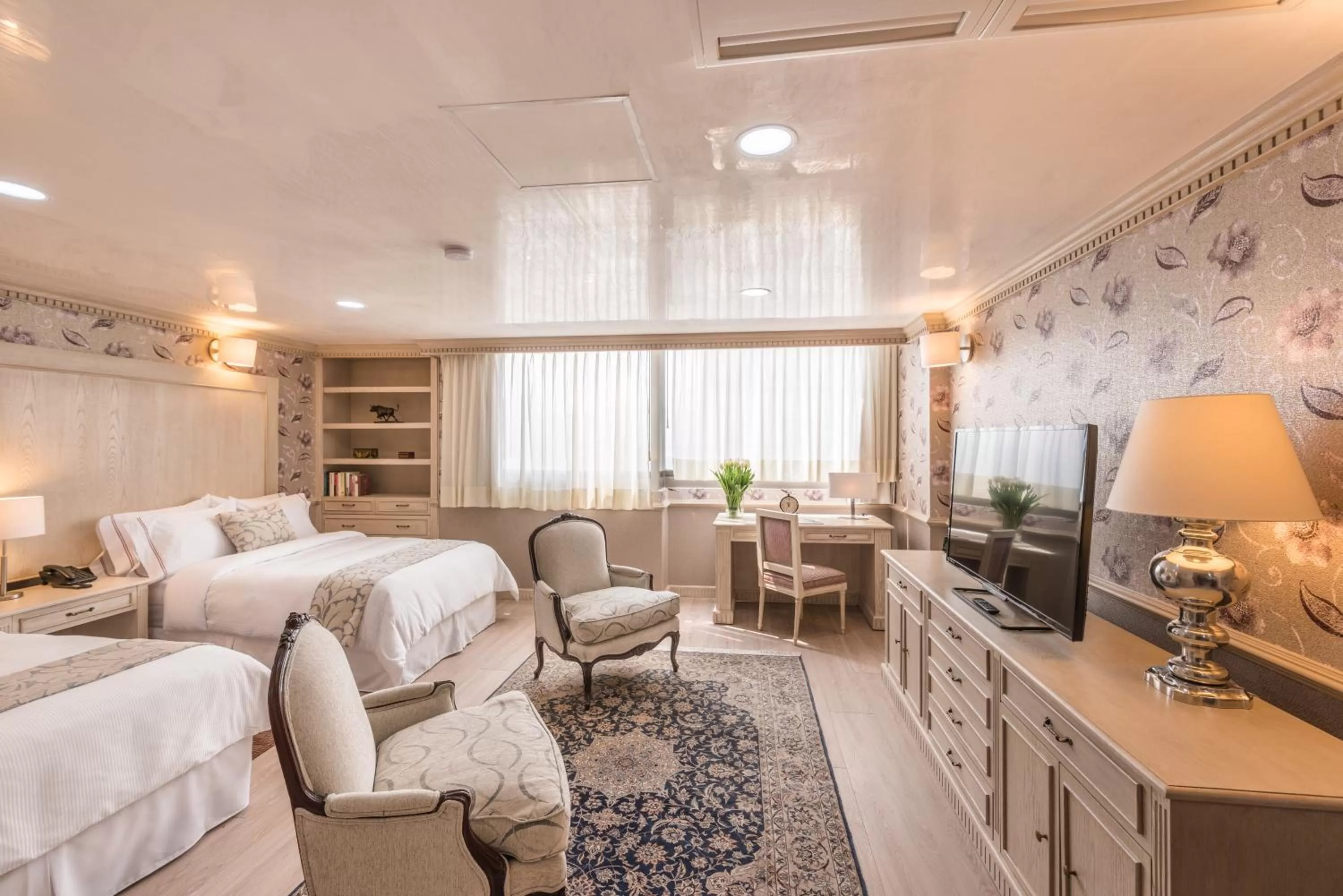 Decorative detail, Bed in Suites Perisur Apartamentos Amueblados