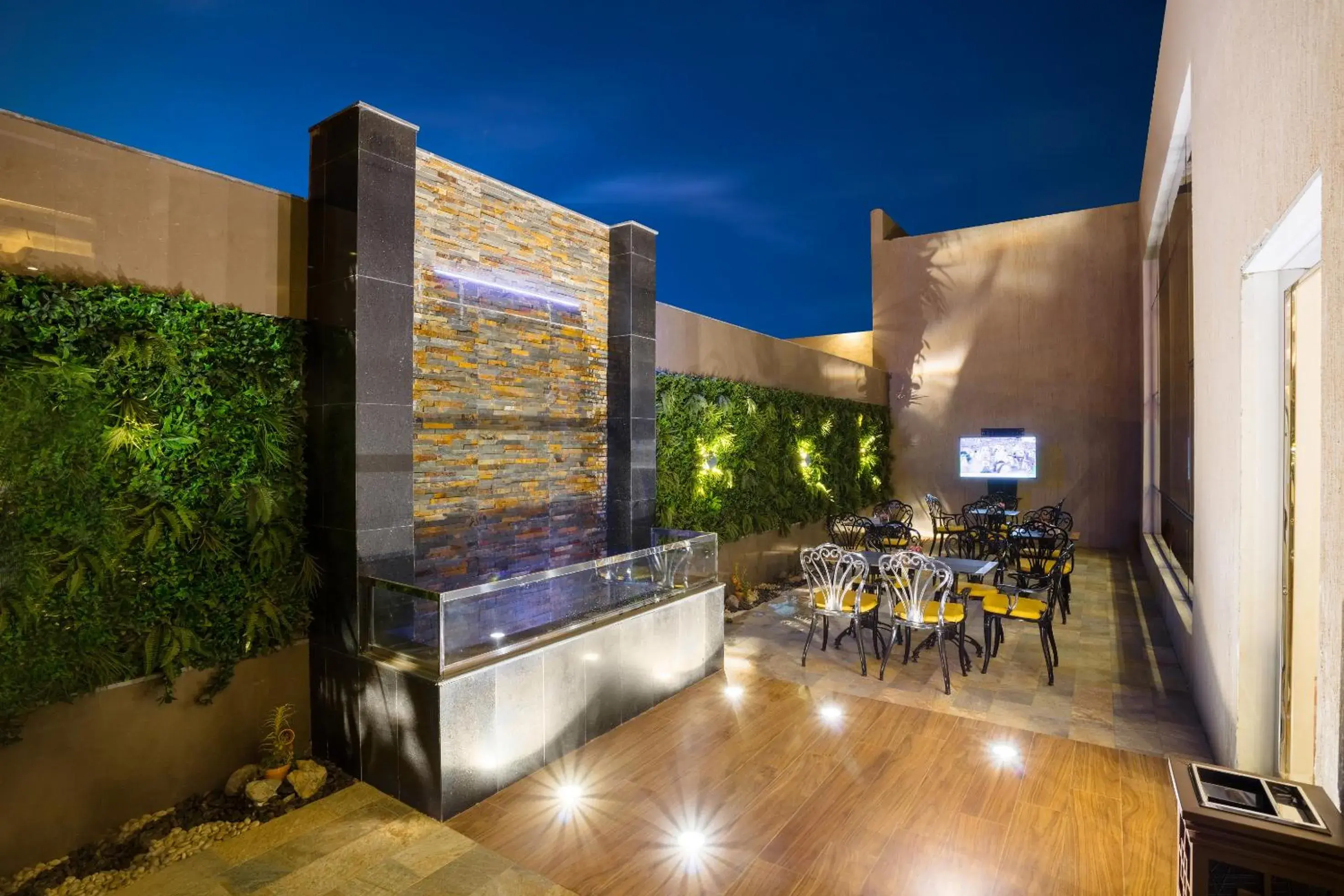 Restaurant/places to eat in Warwick Hotel Jeddah Restaurant/places to eat in Warwick Hotel Jeddah