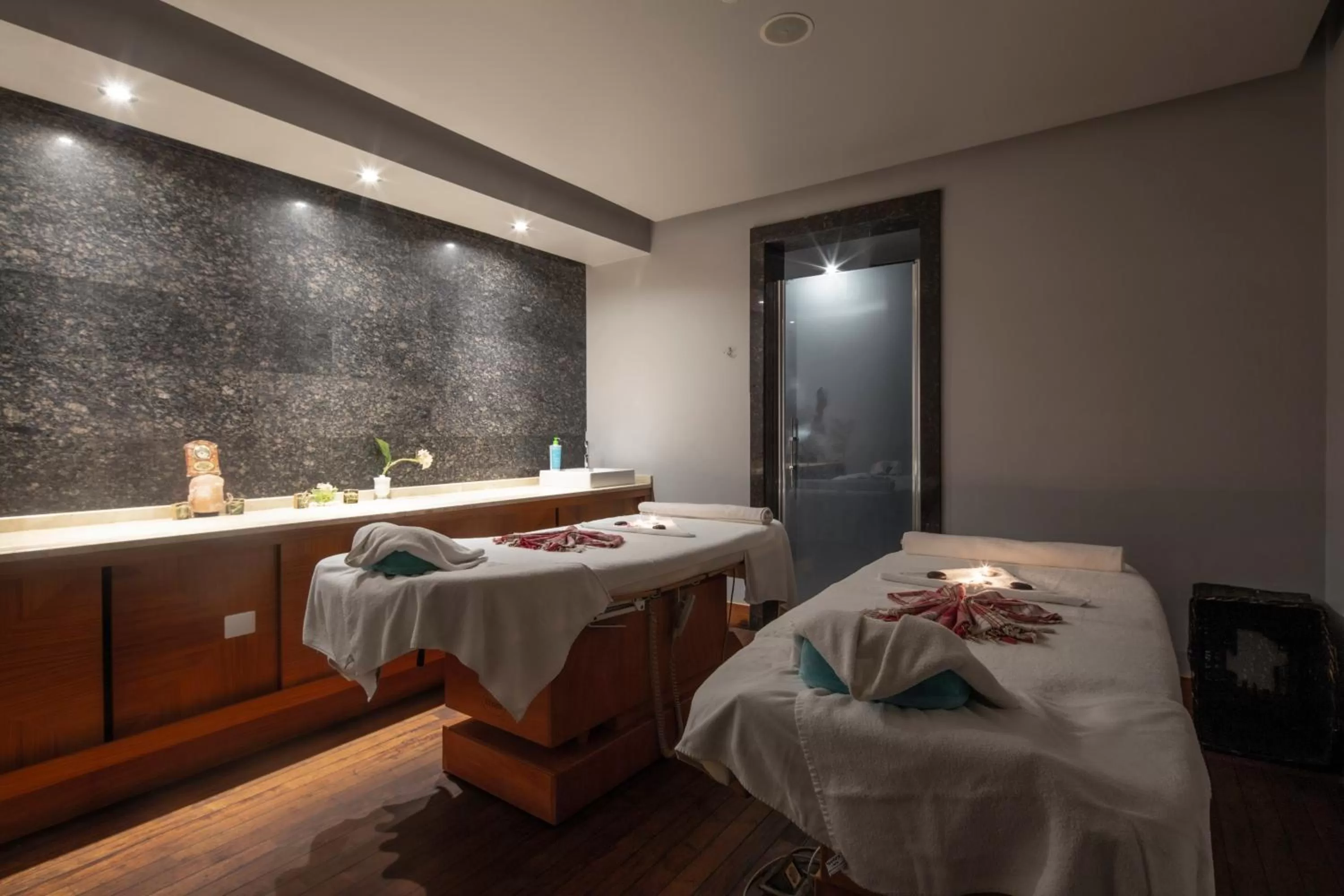 Massage in Crowne Plaza Istanbul Asia by IHG