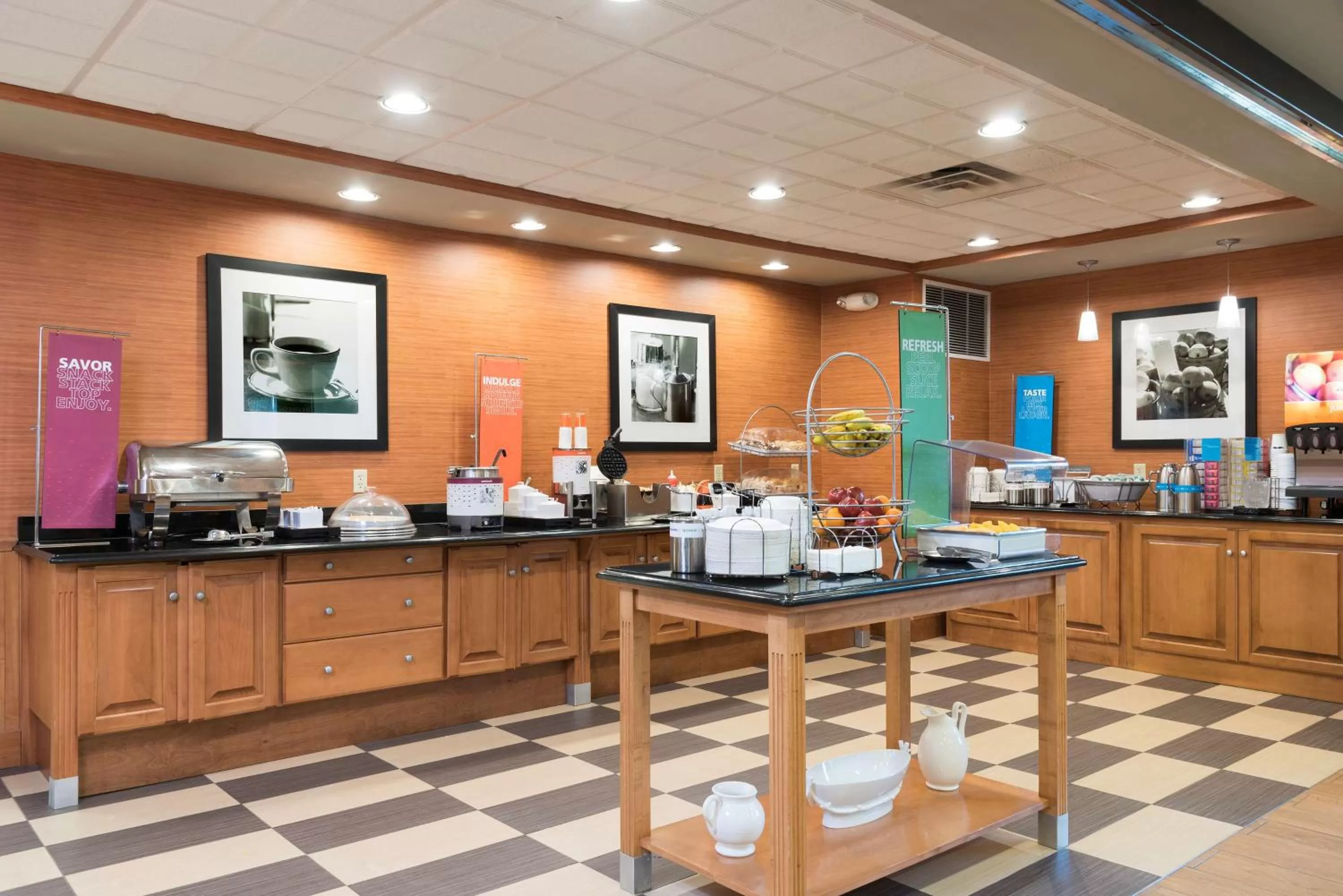 Dining area in Hampton Inn & Suites Mansfield South @ I 71