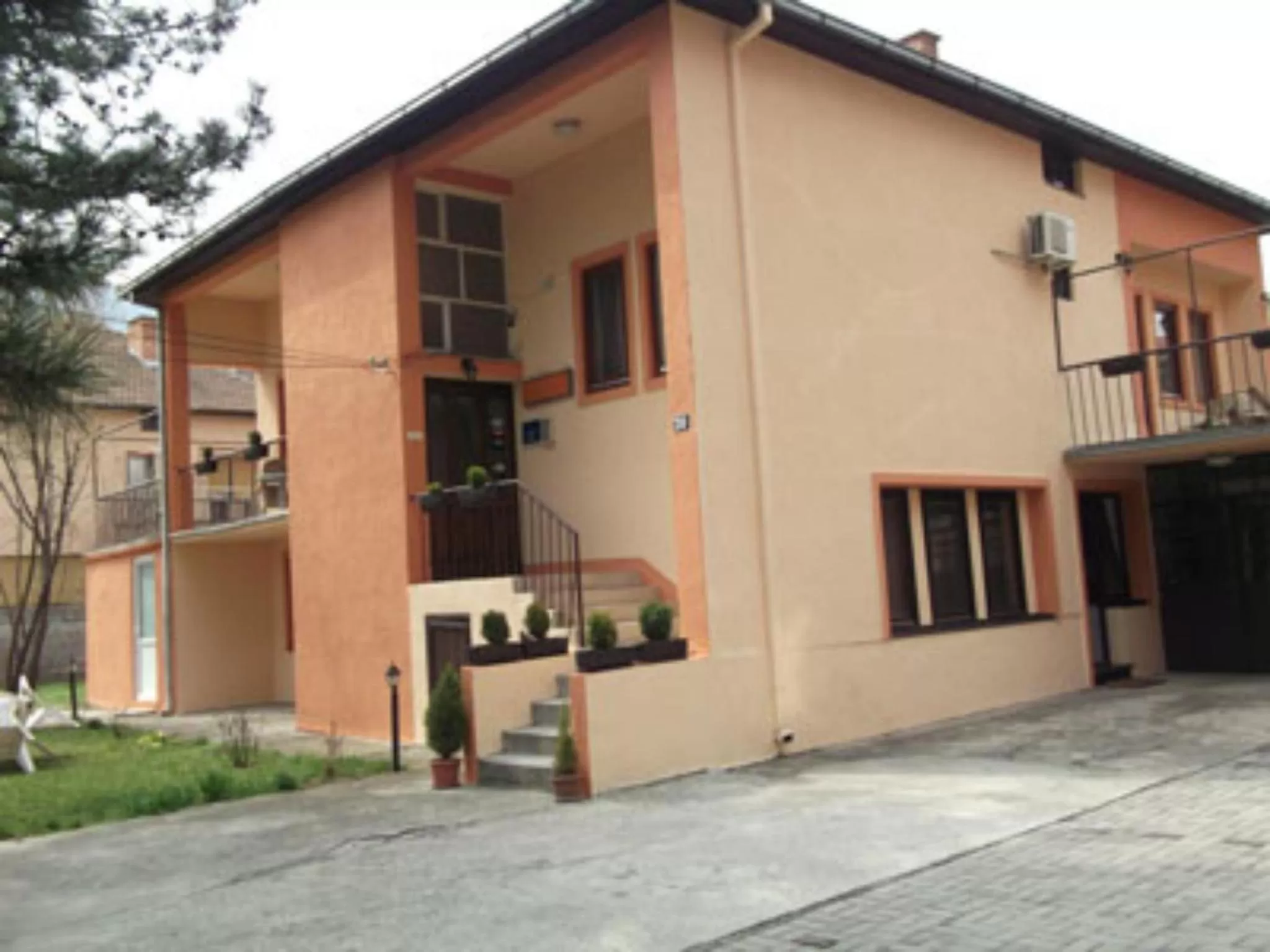 Property building in Vila Silia