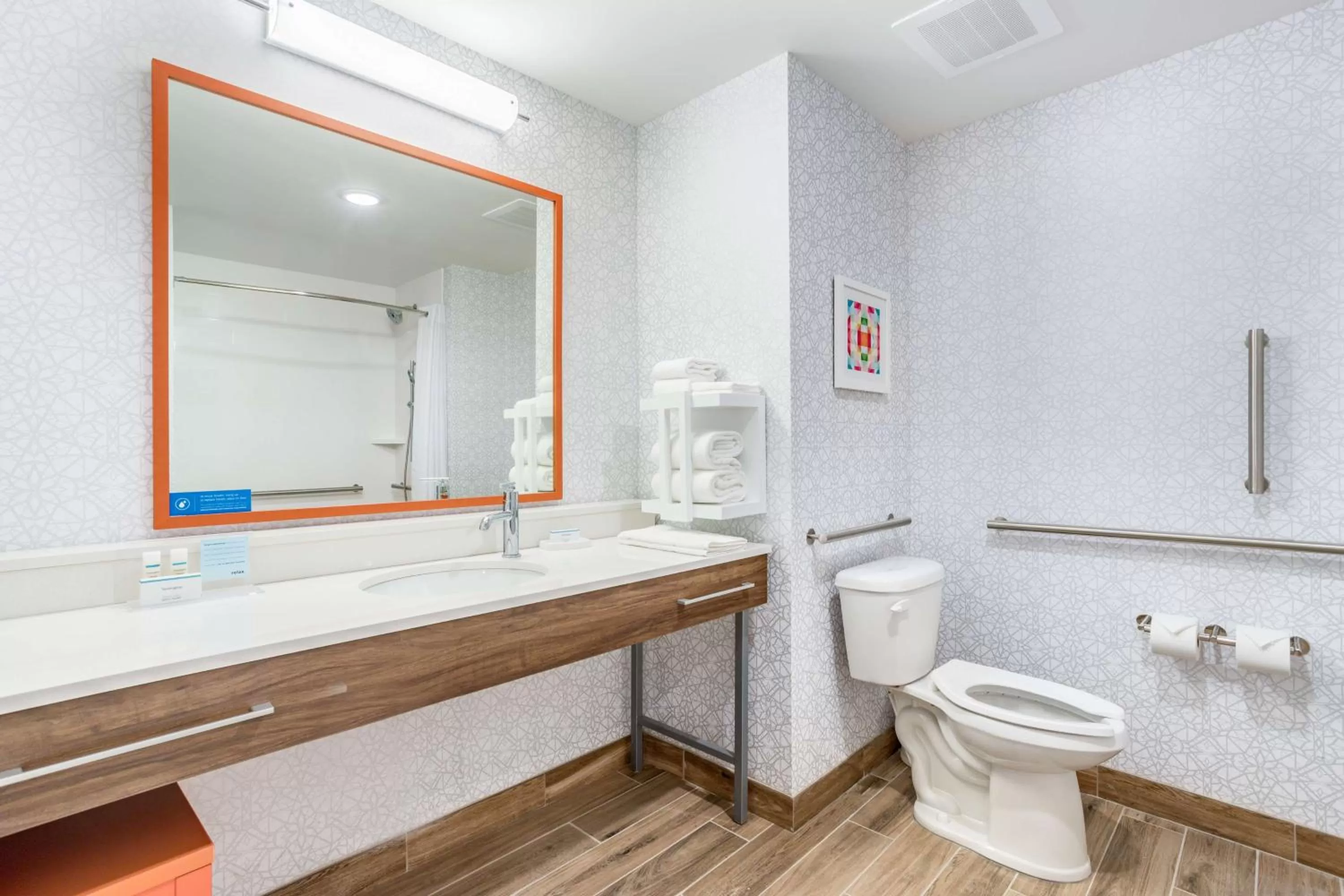 Bathroom in Hampton Inn Bedford In, In