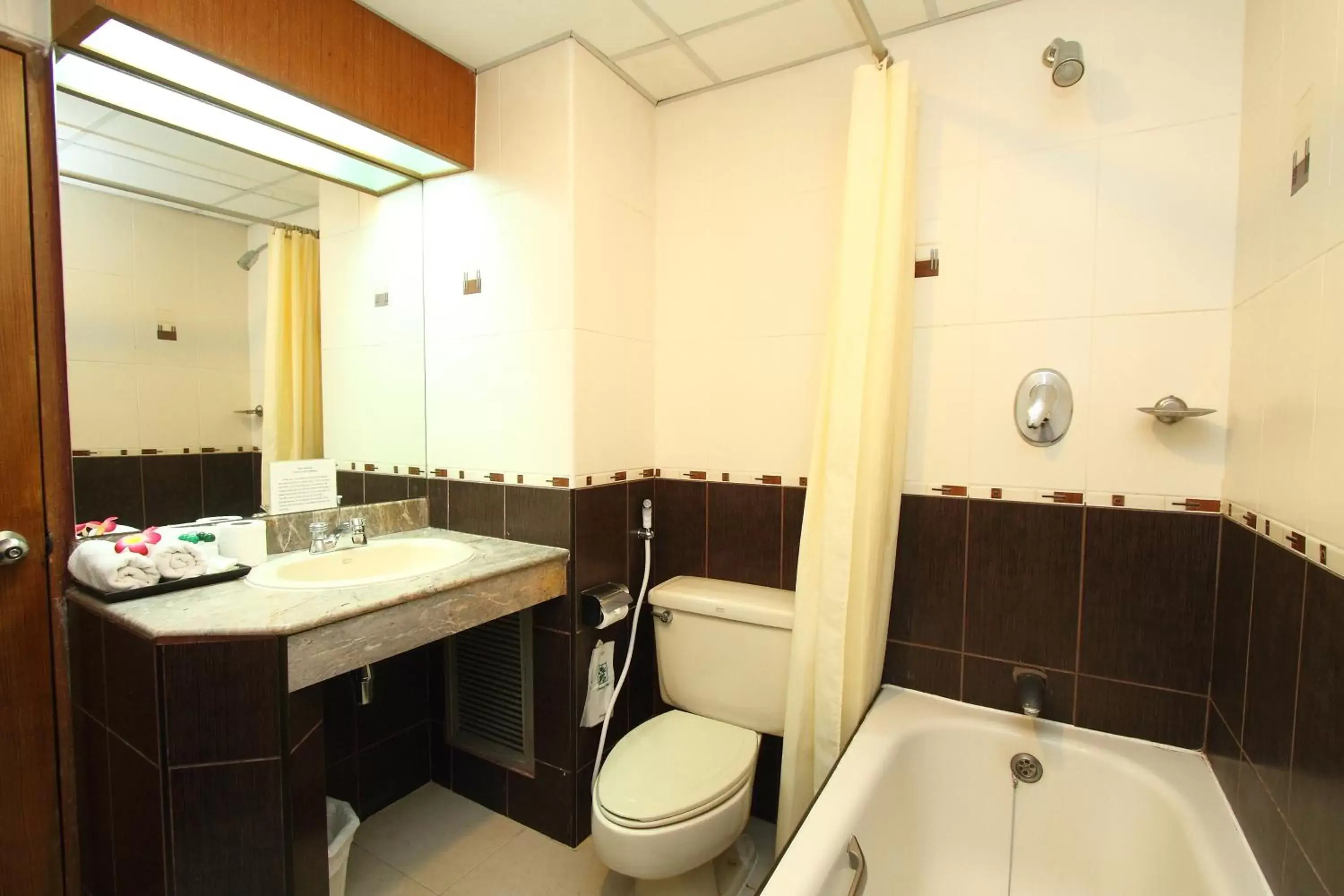 Toilet, Bathroom in Silom Avenue Inn