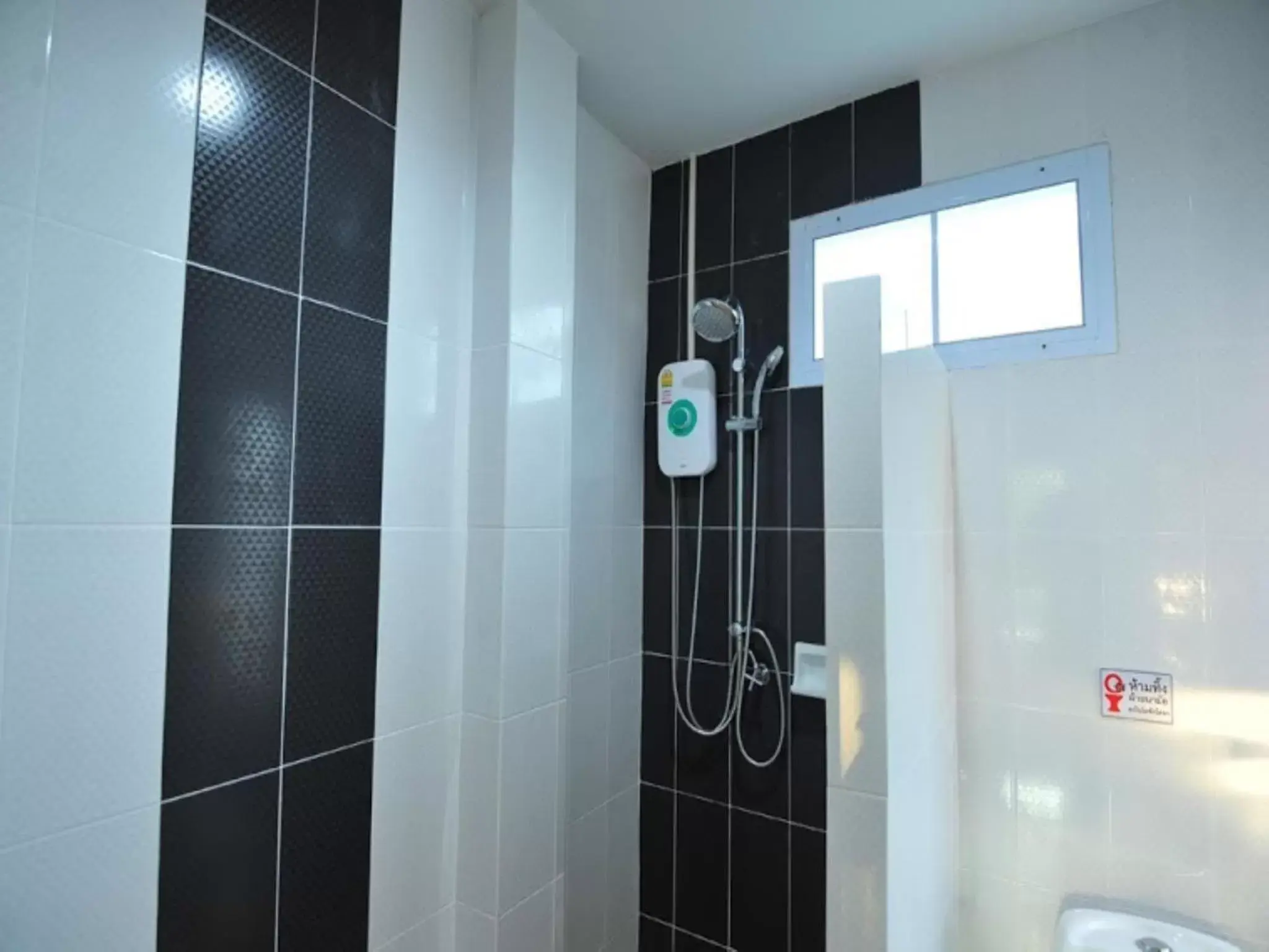 Shower, Bathroom in Park & Pool Resort