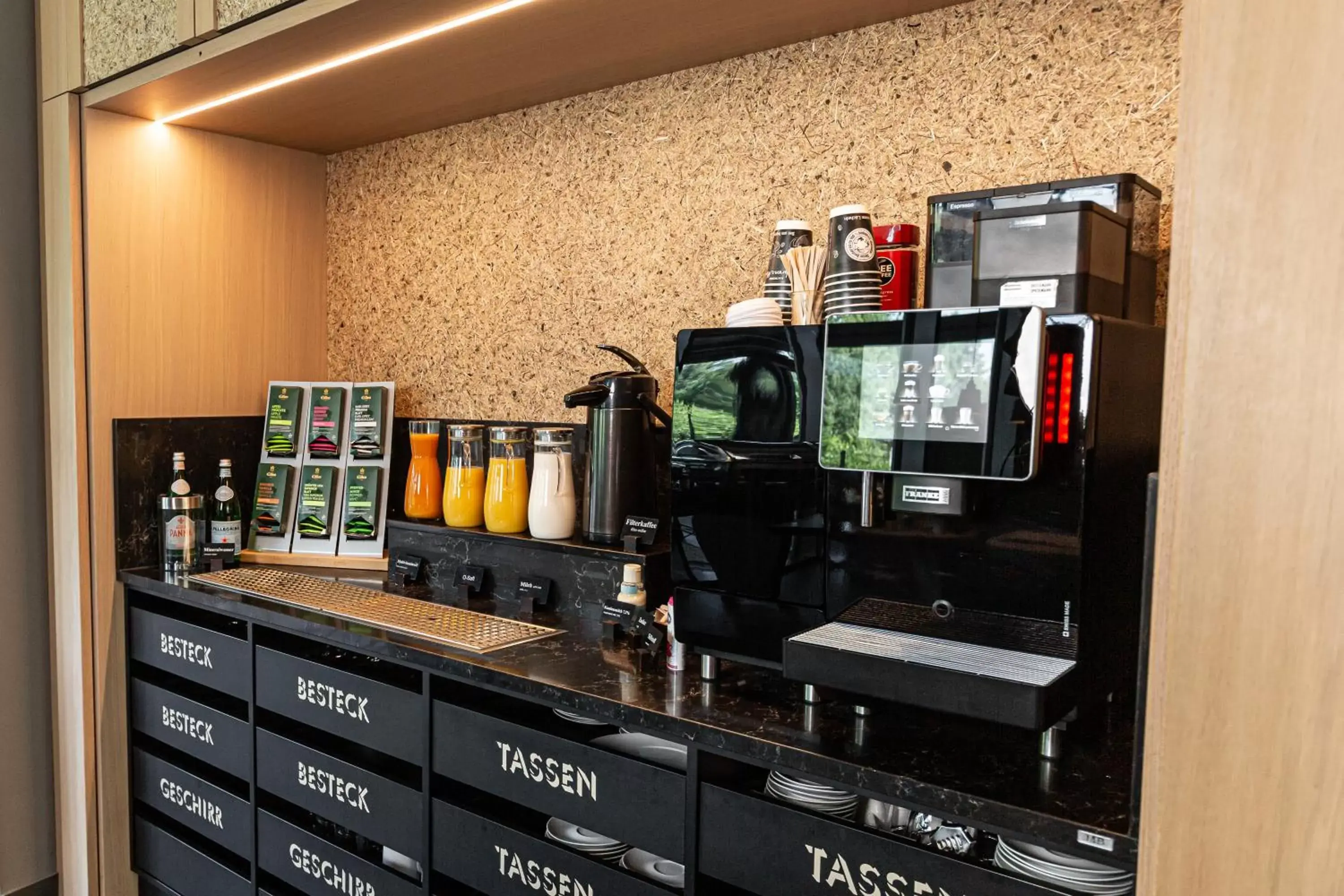 Coffee/tea facilities in ibis Styles Vechta