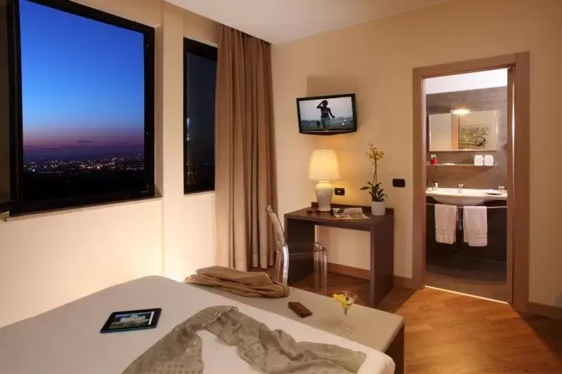 TV and multimedia, TV/Entertainment Center in Hotel & Spa Villa Mercede