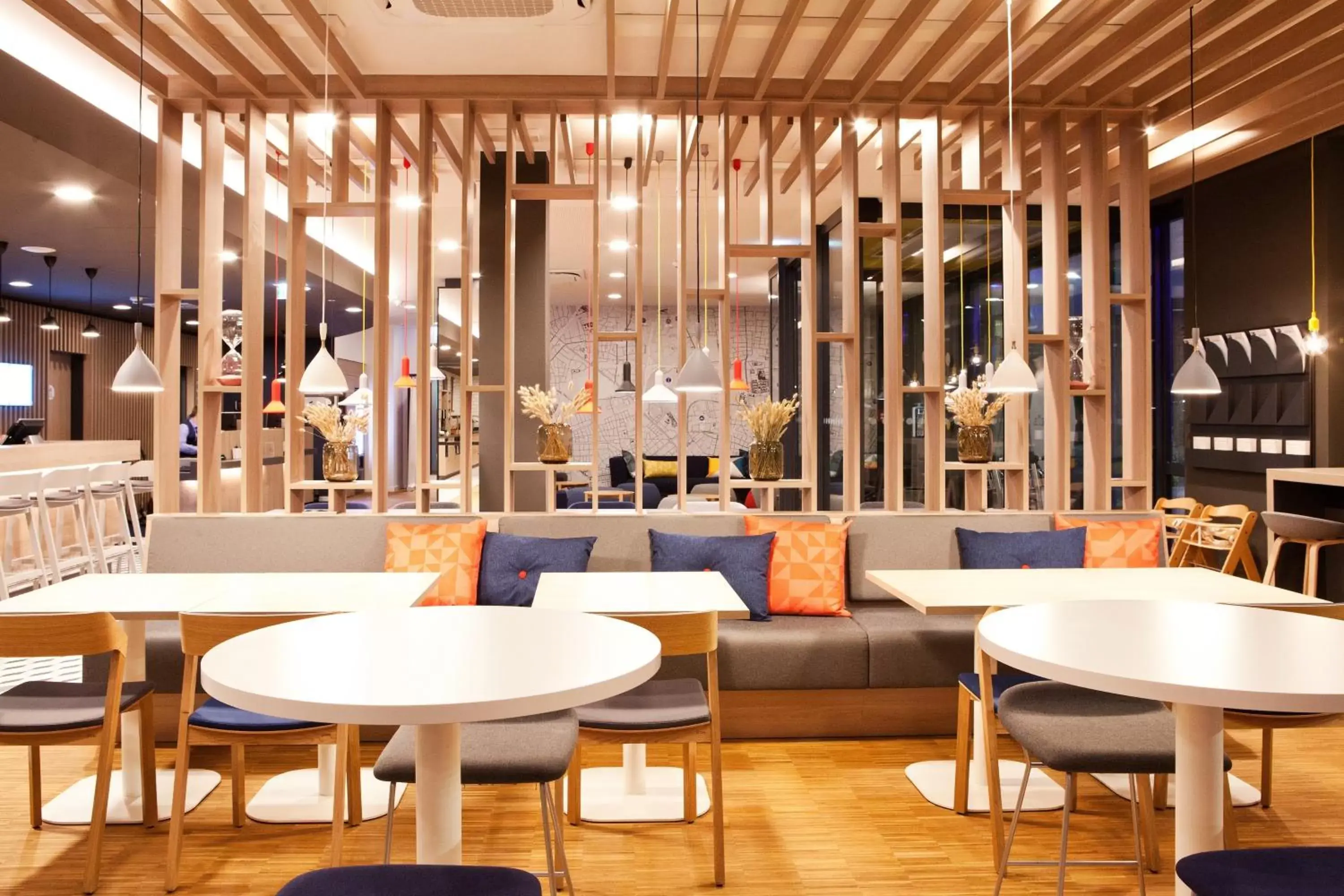 Restaurant/places to eat in Holiday Inn Express Munich - Olympiapark by IHG Restaurant/places to eat in Holiday Inn Express Munich - Olympiapark by IHG