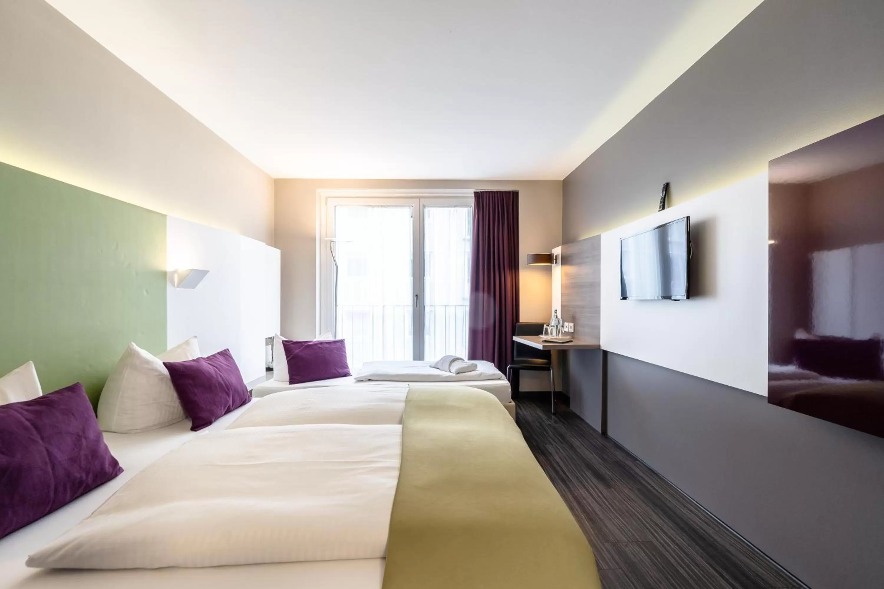 Photo of the whole room, Bed in Hotel Demas City