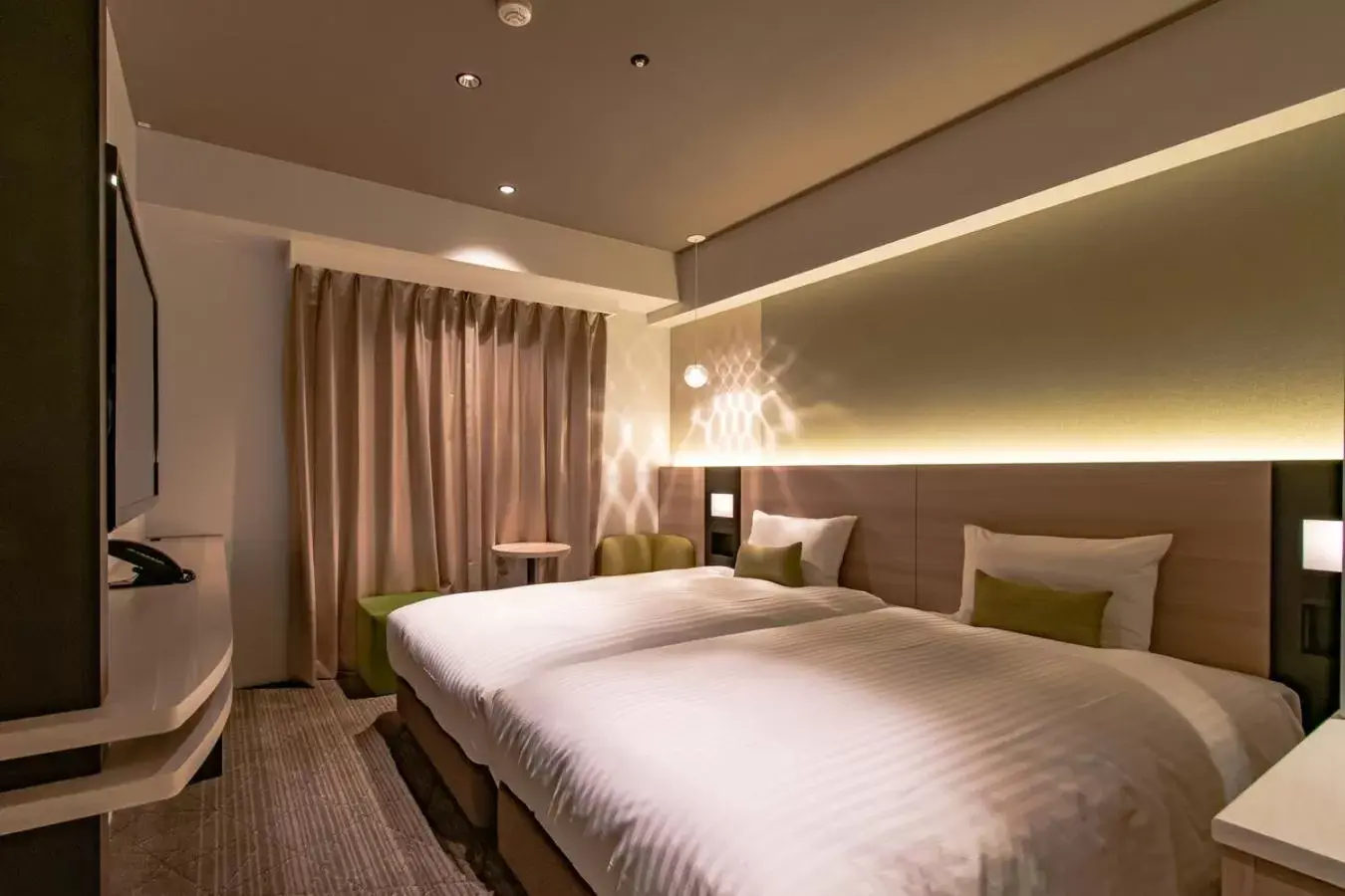Bedroom, Bed in Daiwa Roynet Hotel Osaka Sakaisuji Honmachi PREMIER