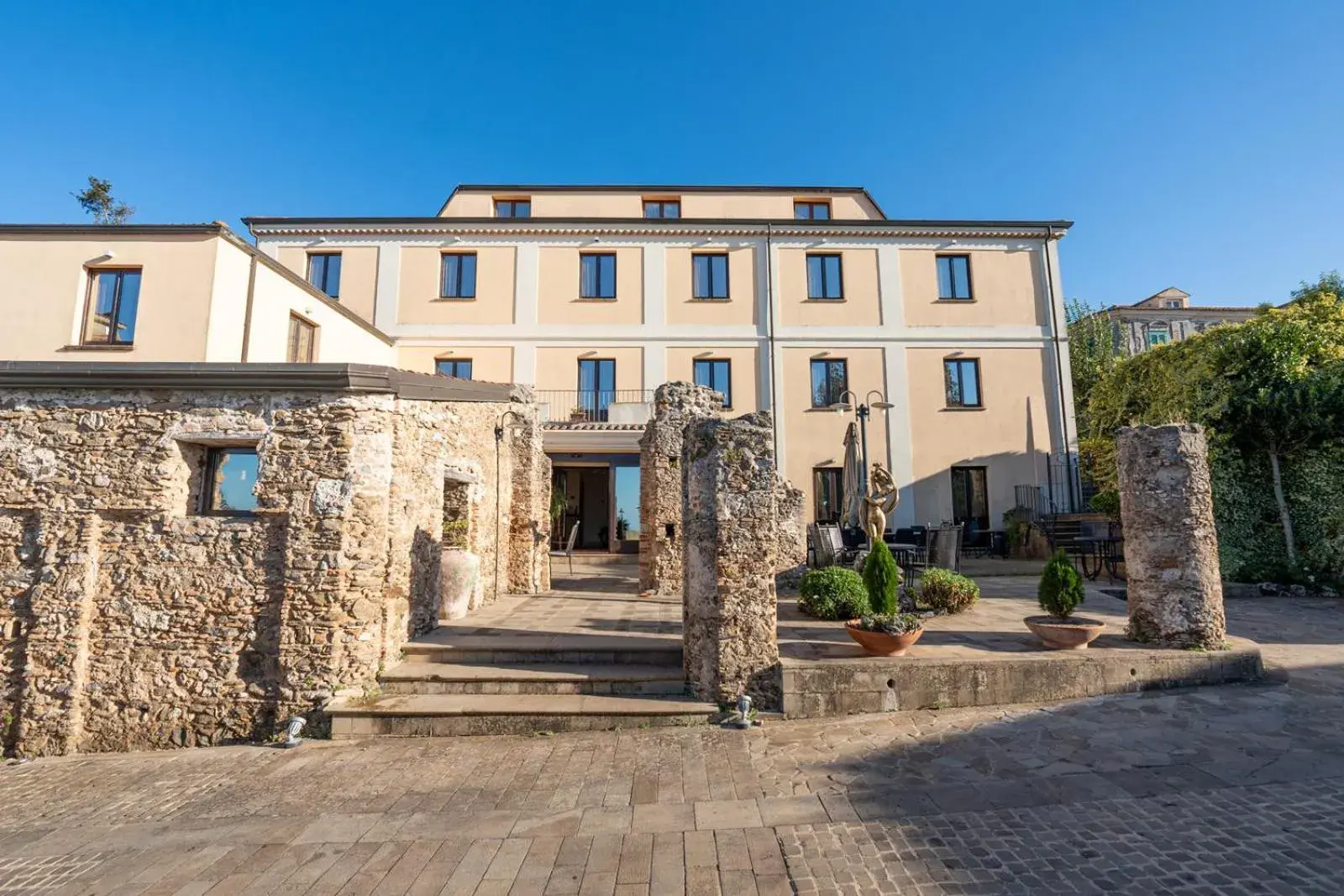 Property Building in Hotel Ristorante Vecchia Vibo