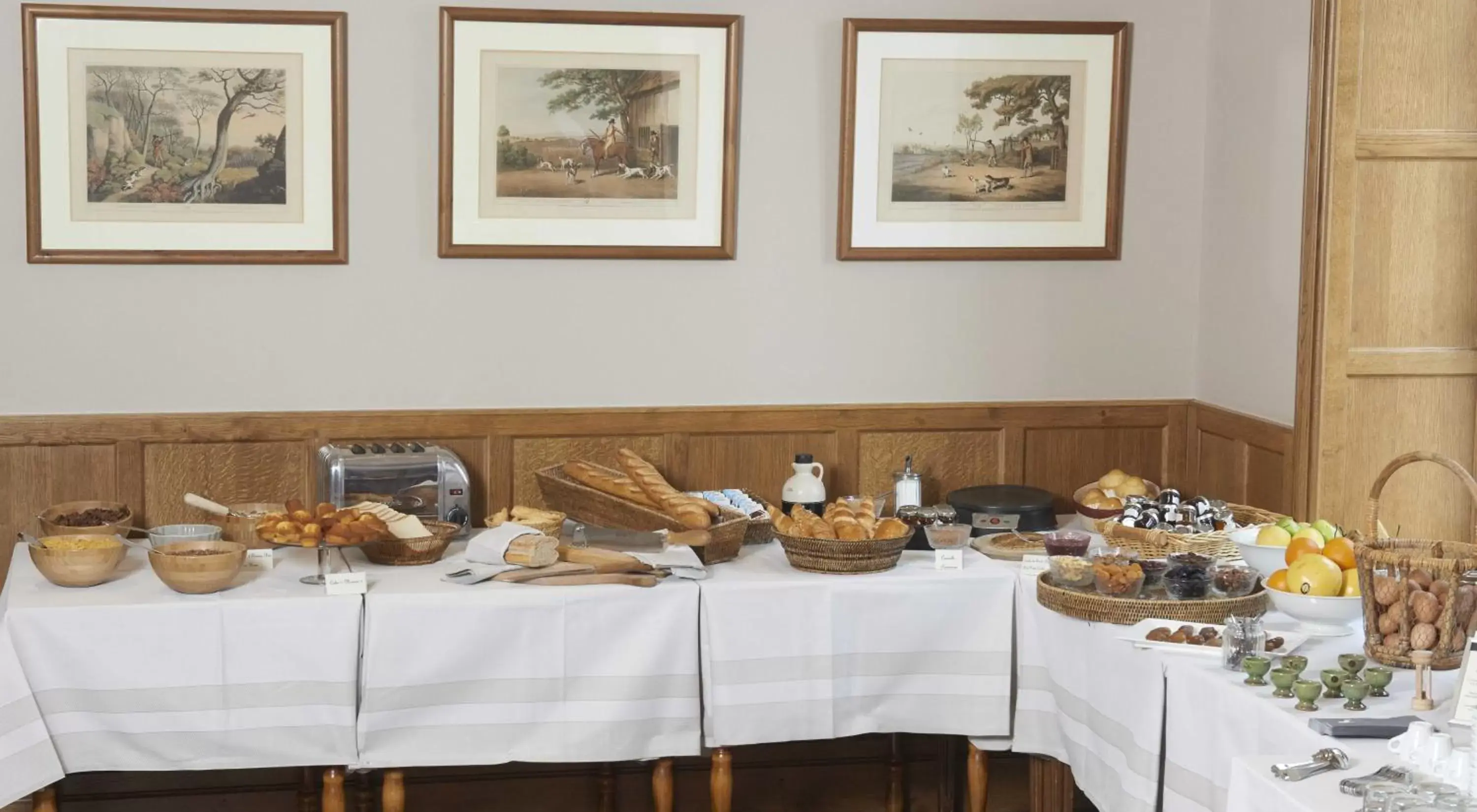 Buffet breakfast, Restaurant/Places to Eat in L'écu de Bretagne