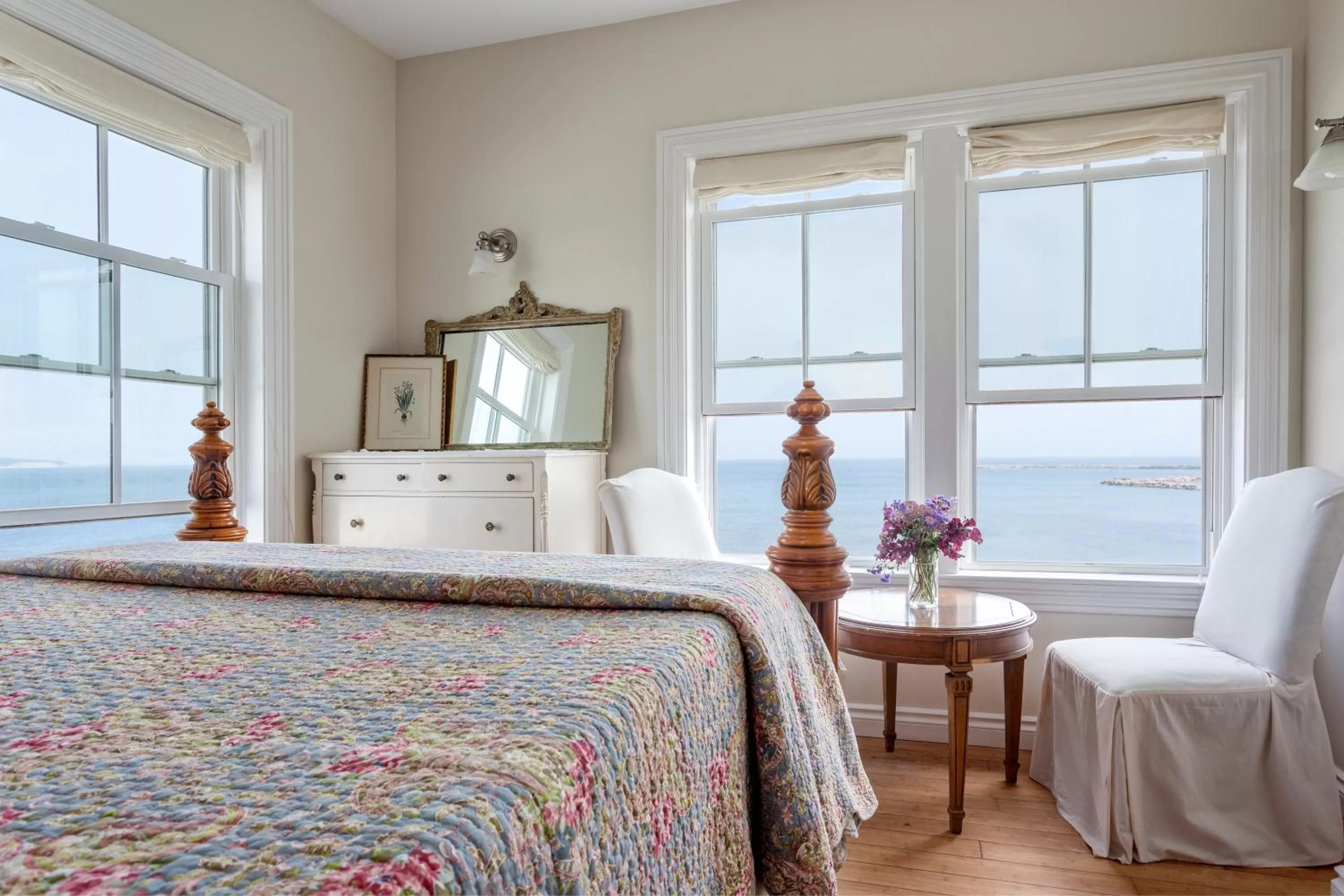 Bedroom, Bed in Avonlea