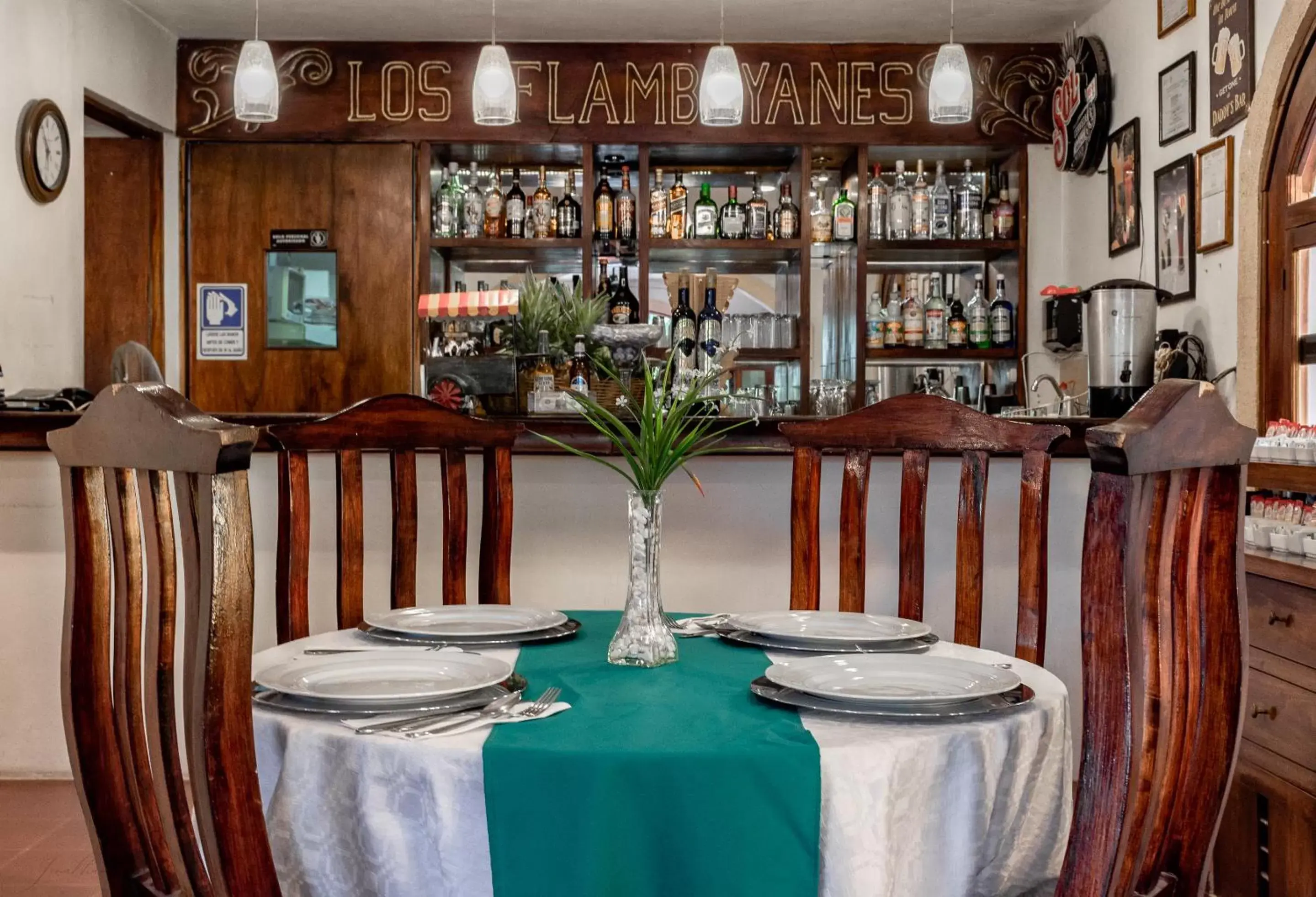 Restaurant/Places to Eat in El Zaguán Colonial by GuruHotel