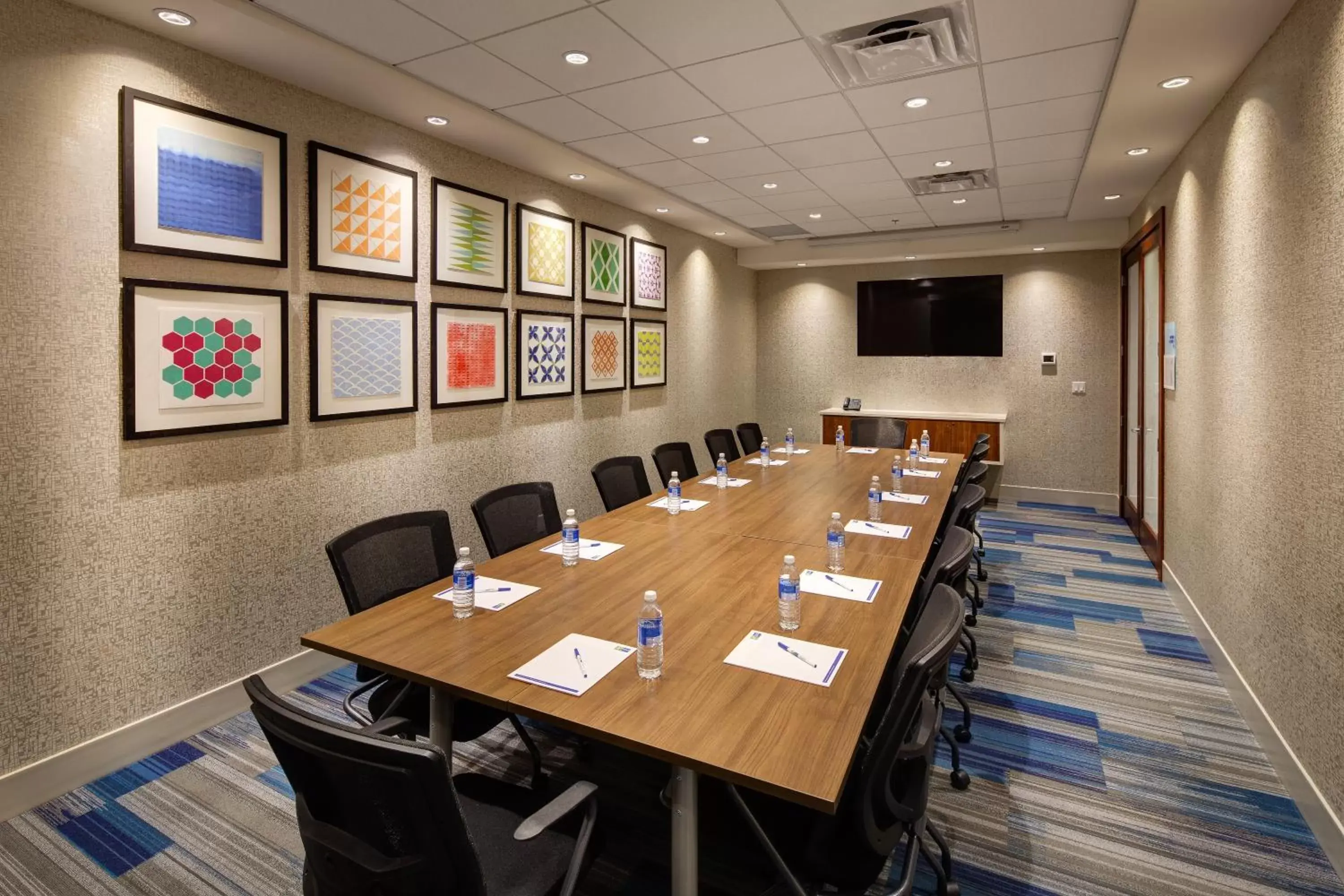 Meeting/conference room in Holiday Inn Express & Suites Terrace, an IHG Hotel
