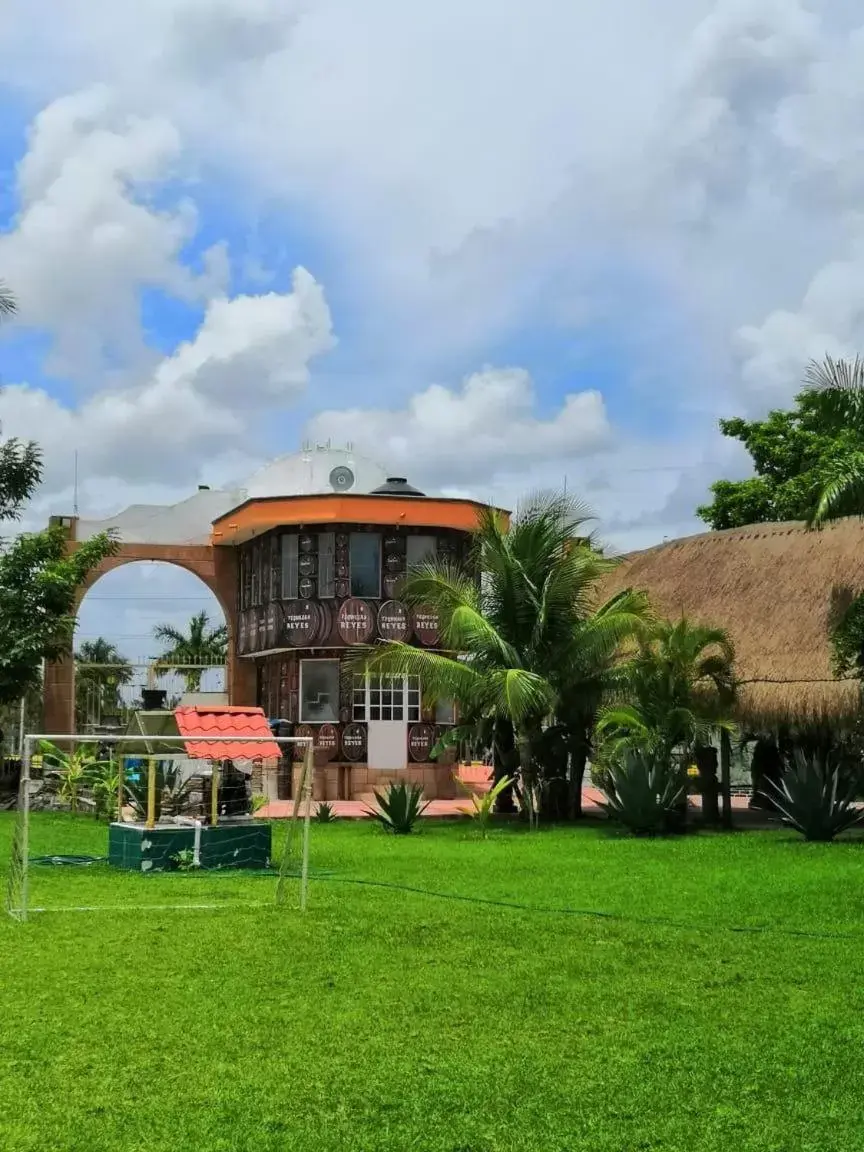 Property Building in Hotel Bello Caribe Express
