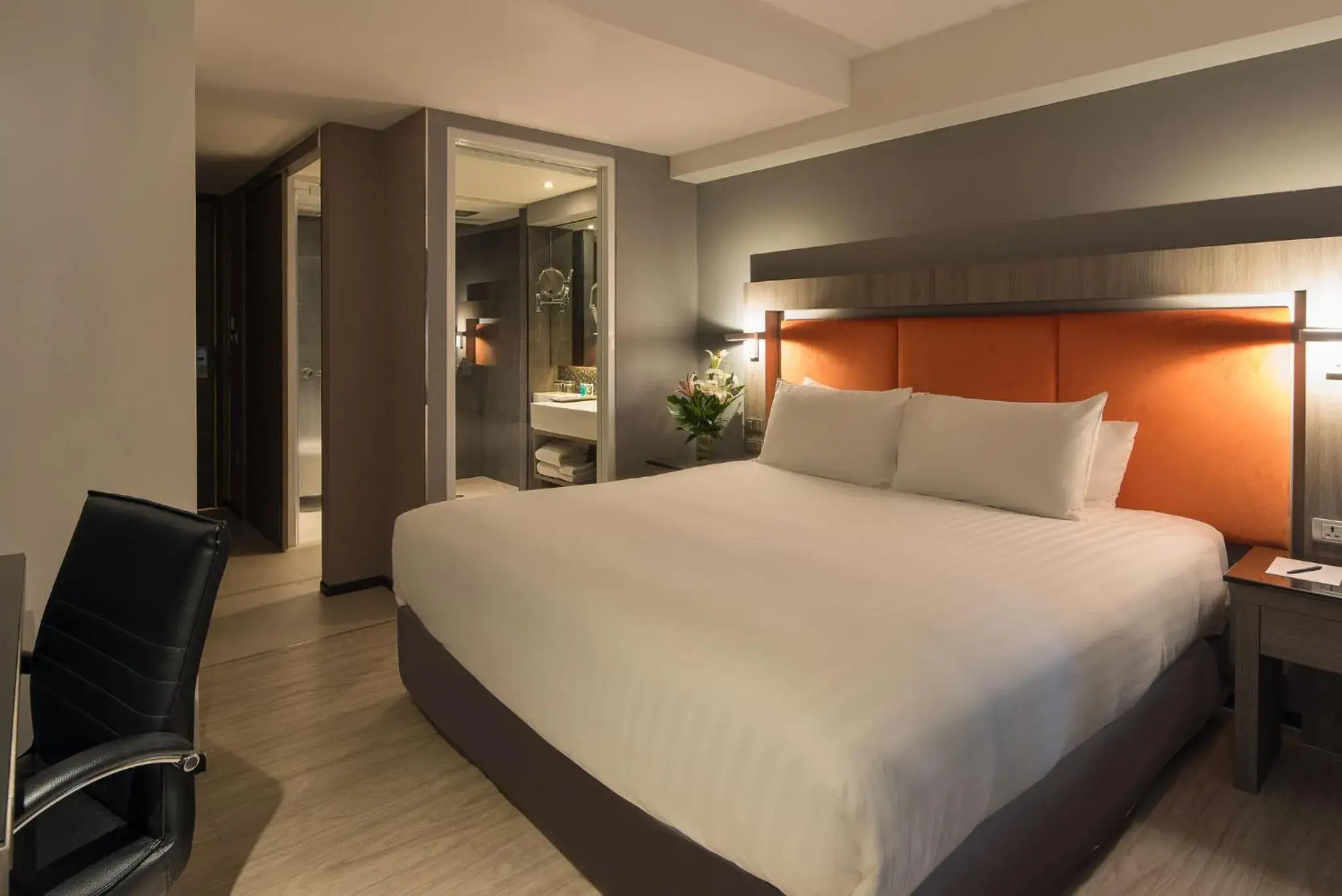 Bedroom, Bed in Grand 5 Hotel & Plaza Sukhumvit Bangkok