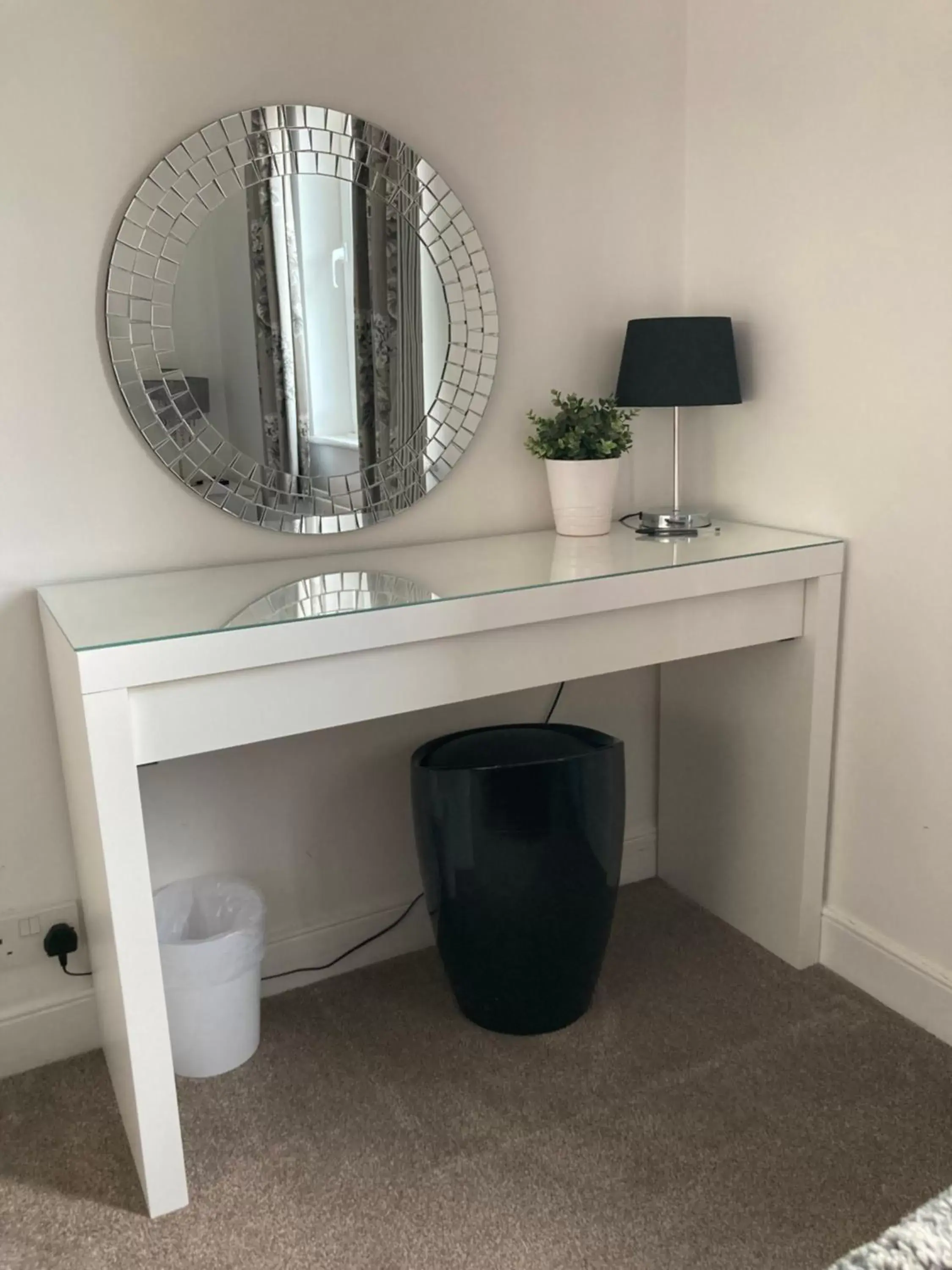 Bedroom, TV/Entertainment Center in Dunelm House