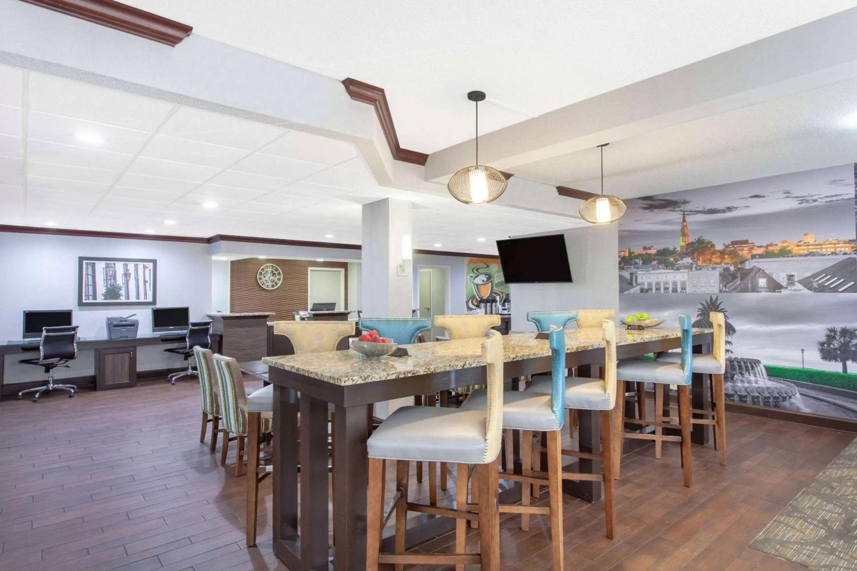 Lobby or reception, Restaurant/Places to Eat in Wingate by Wyndham Charleston Coliseum Lobby or reception, Restaurant/Places to Eat in Wingate by Wyndham Charleston Coliseum