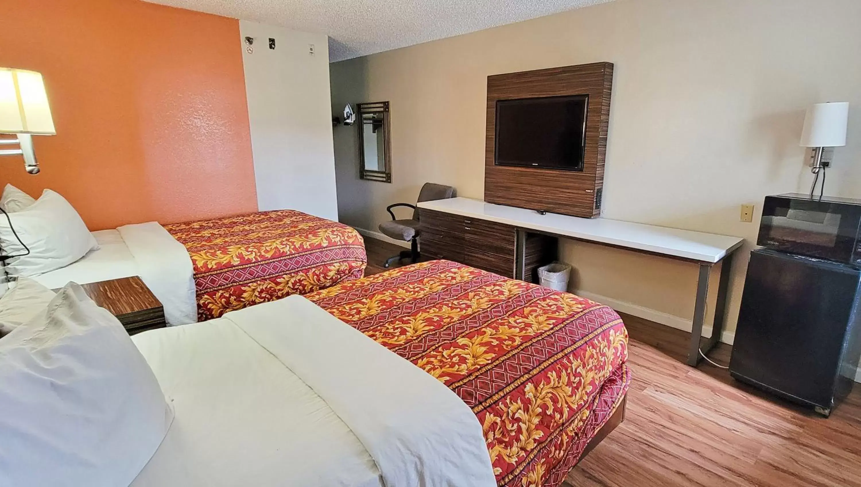 Photo of the whole room, Bed in Studios & Suites 4 Less Charlotte Photo of the whole room, Bed in Studios & Suites 4 Less Charlotte