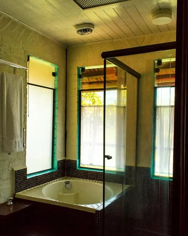 Shower in Pousada Vila Santa Barbara