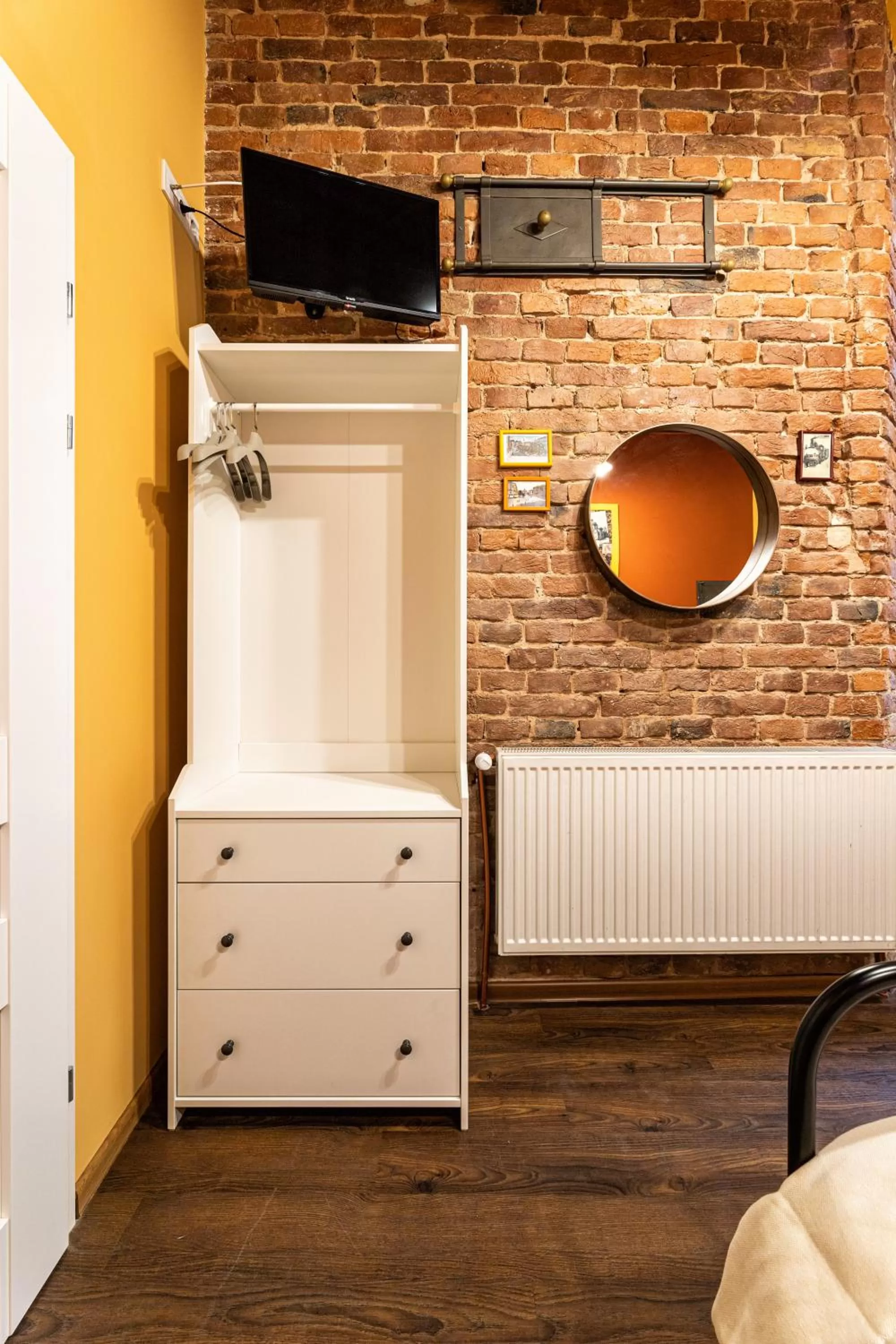 Photo of the whole room in Post House Rooms