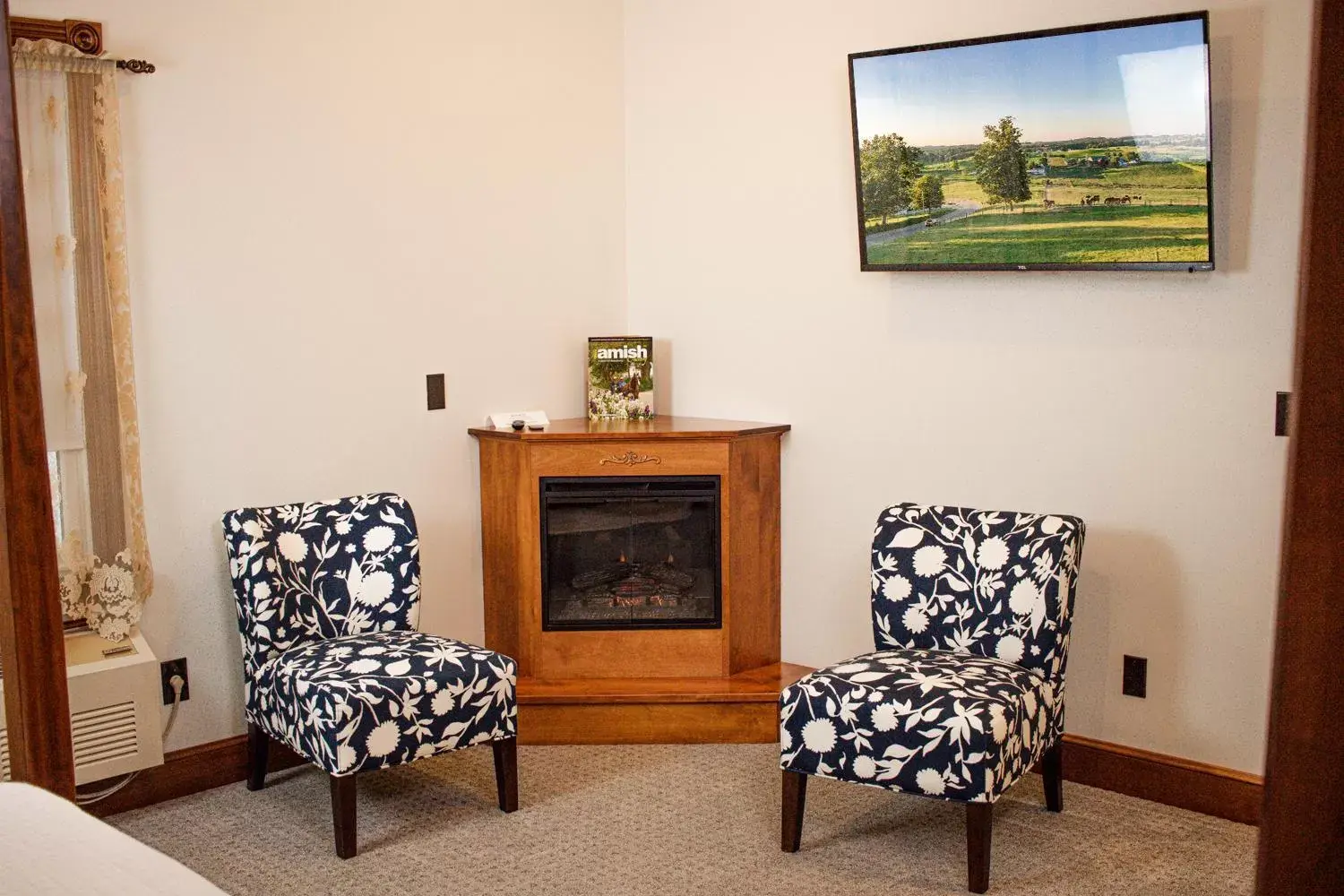 Seating Area in Hillside Inn