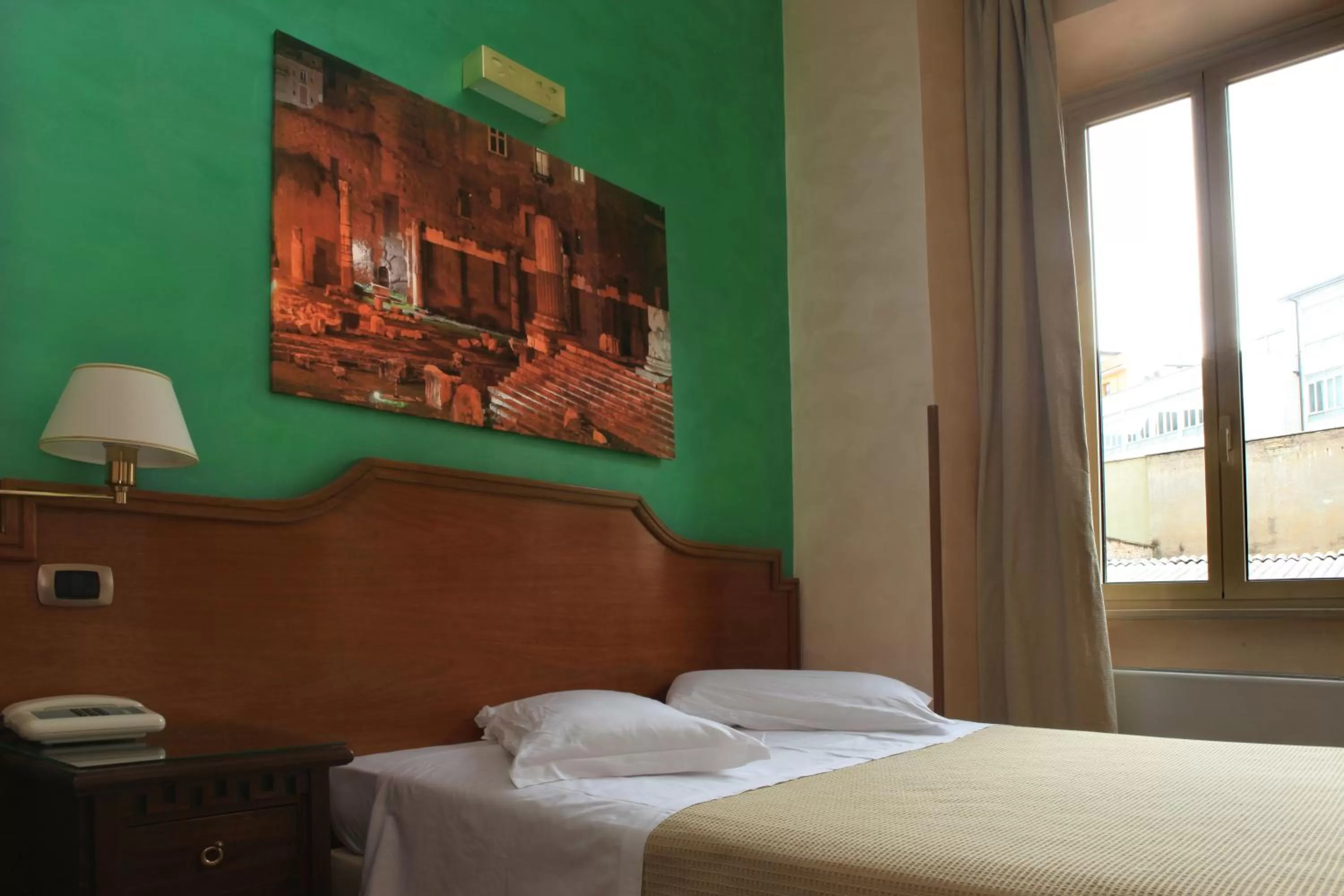 Photo of the whole room, Bed in Hotel Kent