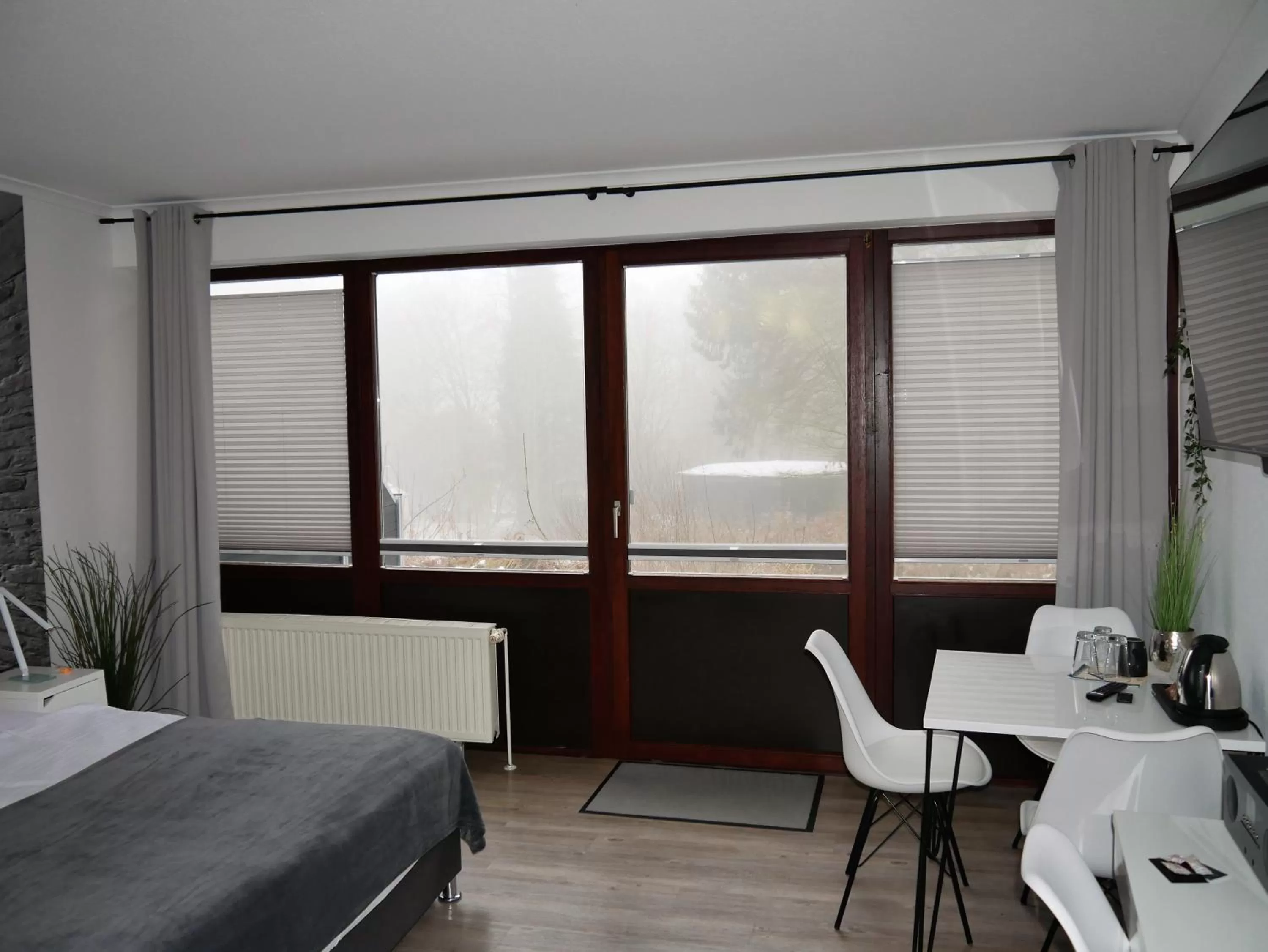 Photo of the whole room, Bed in Hotel Seeblick am Sankelmarker See - Natur und Erholung