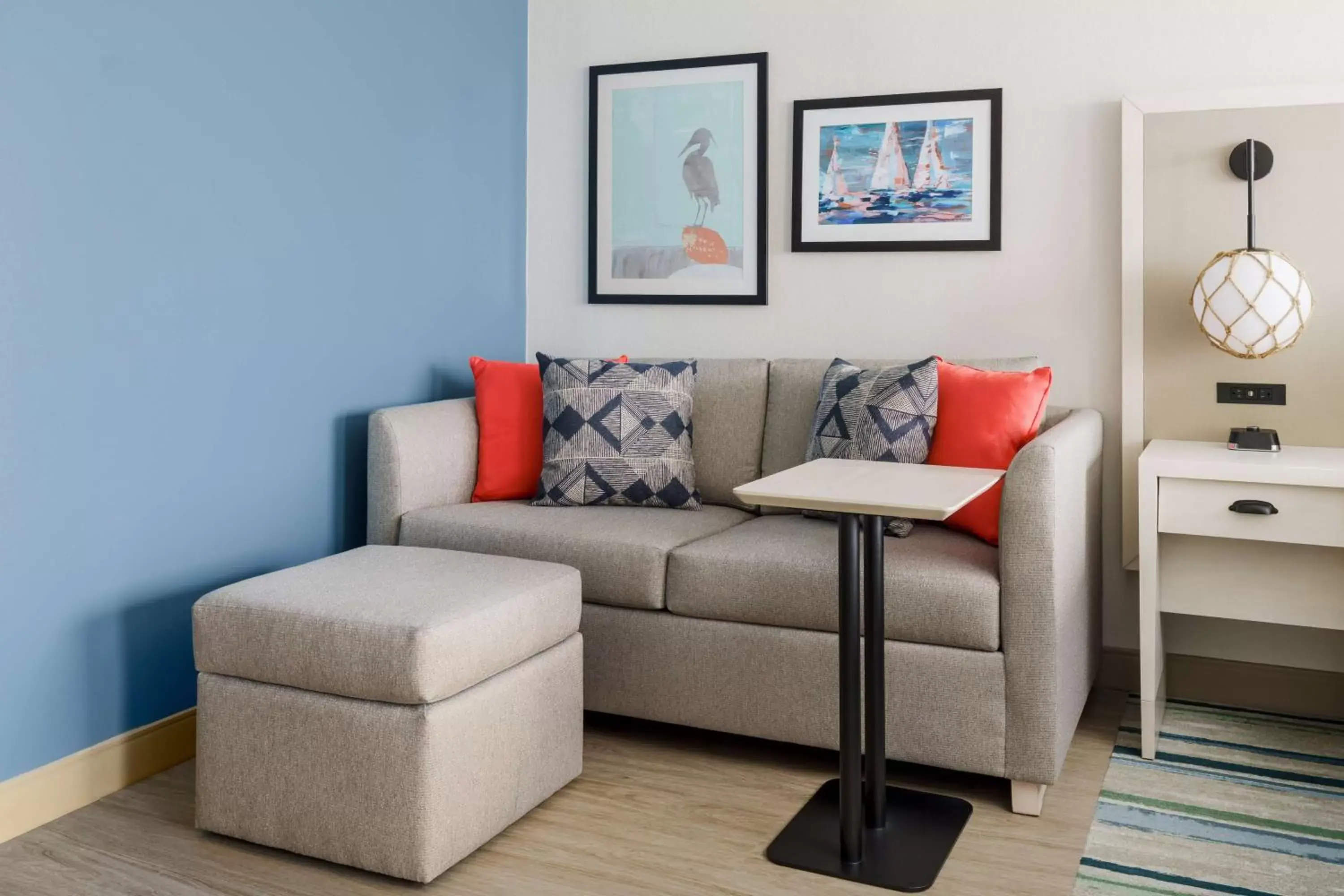 Living room, Seating Area in Hilton Garden Inn Ocean City Oceanfront