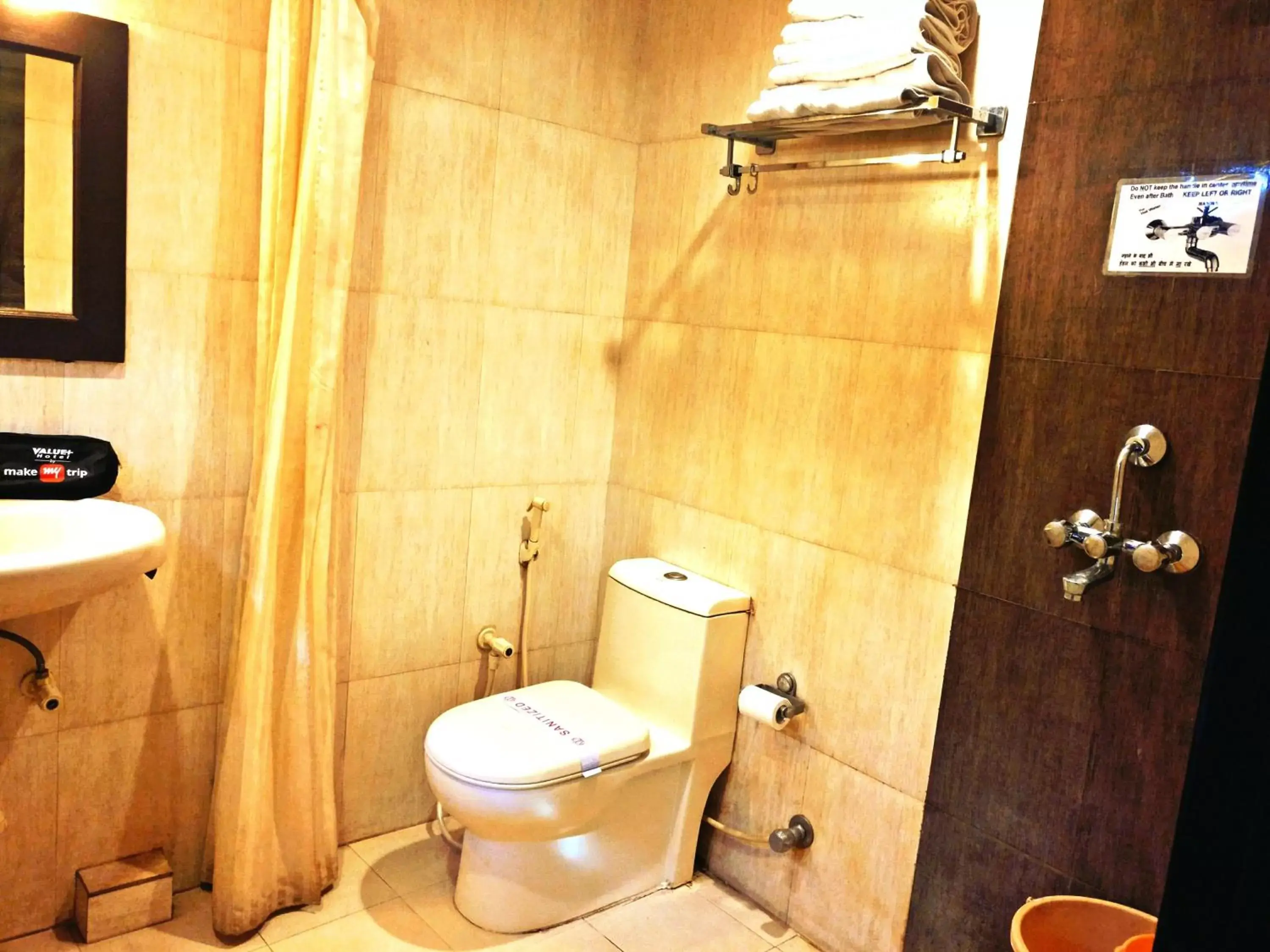 Toilet, Bathroom in La Casa