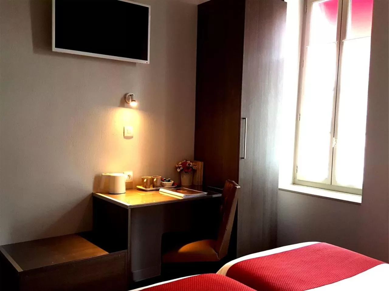 Decorative detail, TV/Entertainment Center in Hôtel Mille et une Feuilles