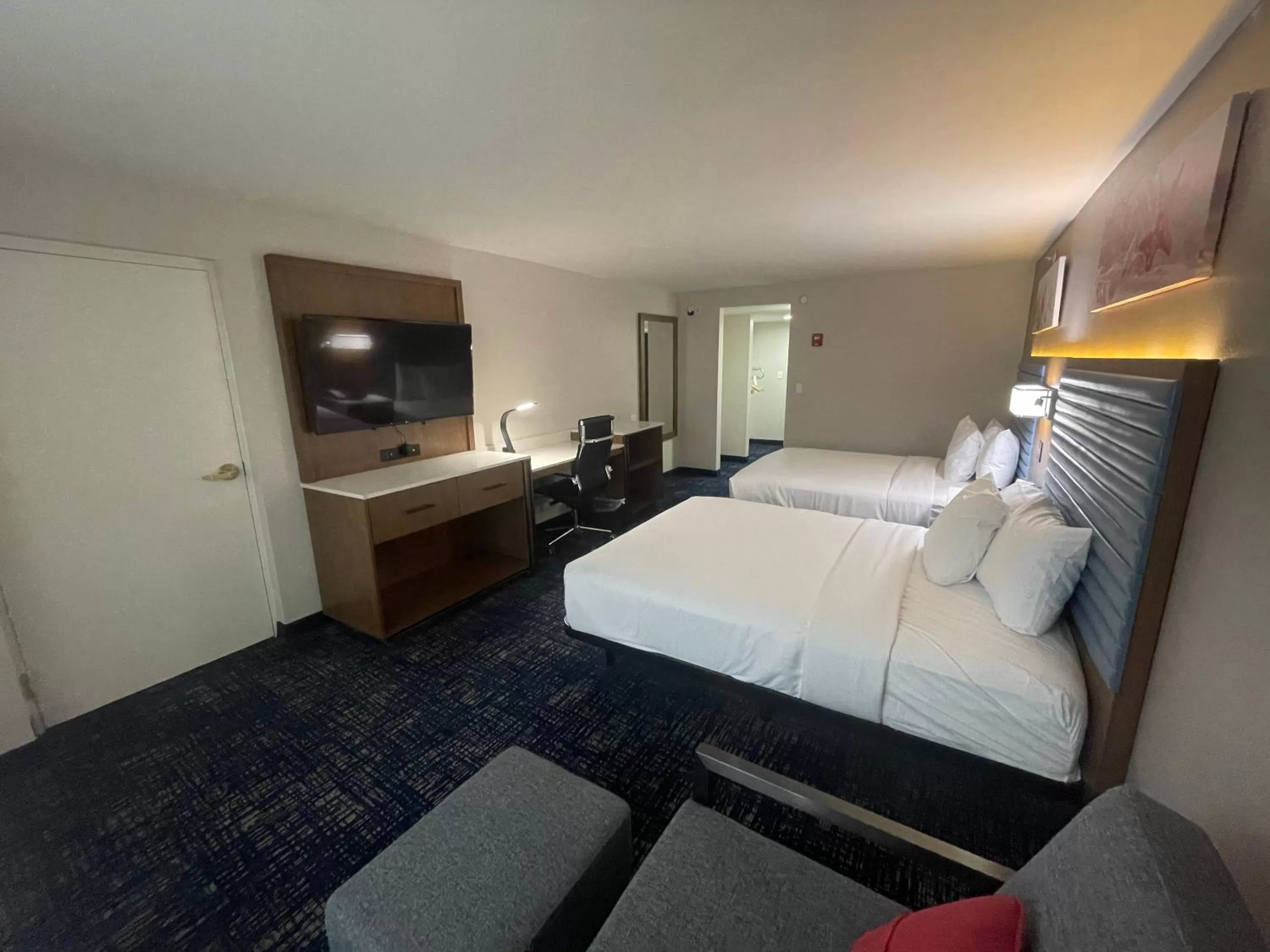 Photo of the whole room, Bed in Wingate by Wyndham Panama City Area Lynn Haven