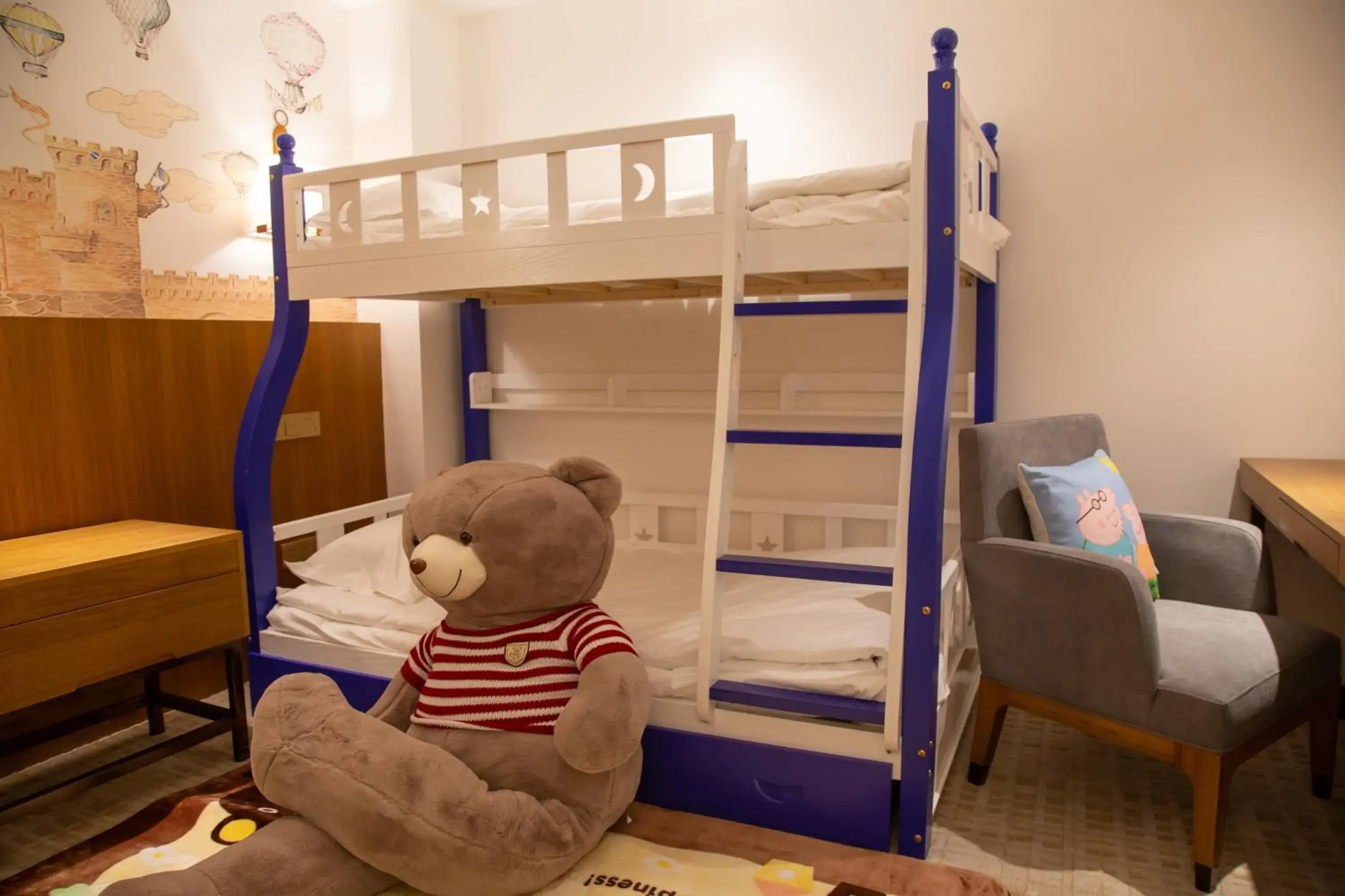 Photo of the whole room, Bunk Bed in InterContinental Sancha Lake, an IHG Hotel