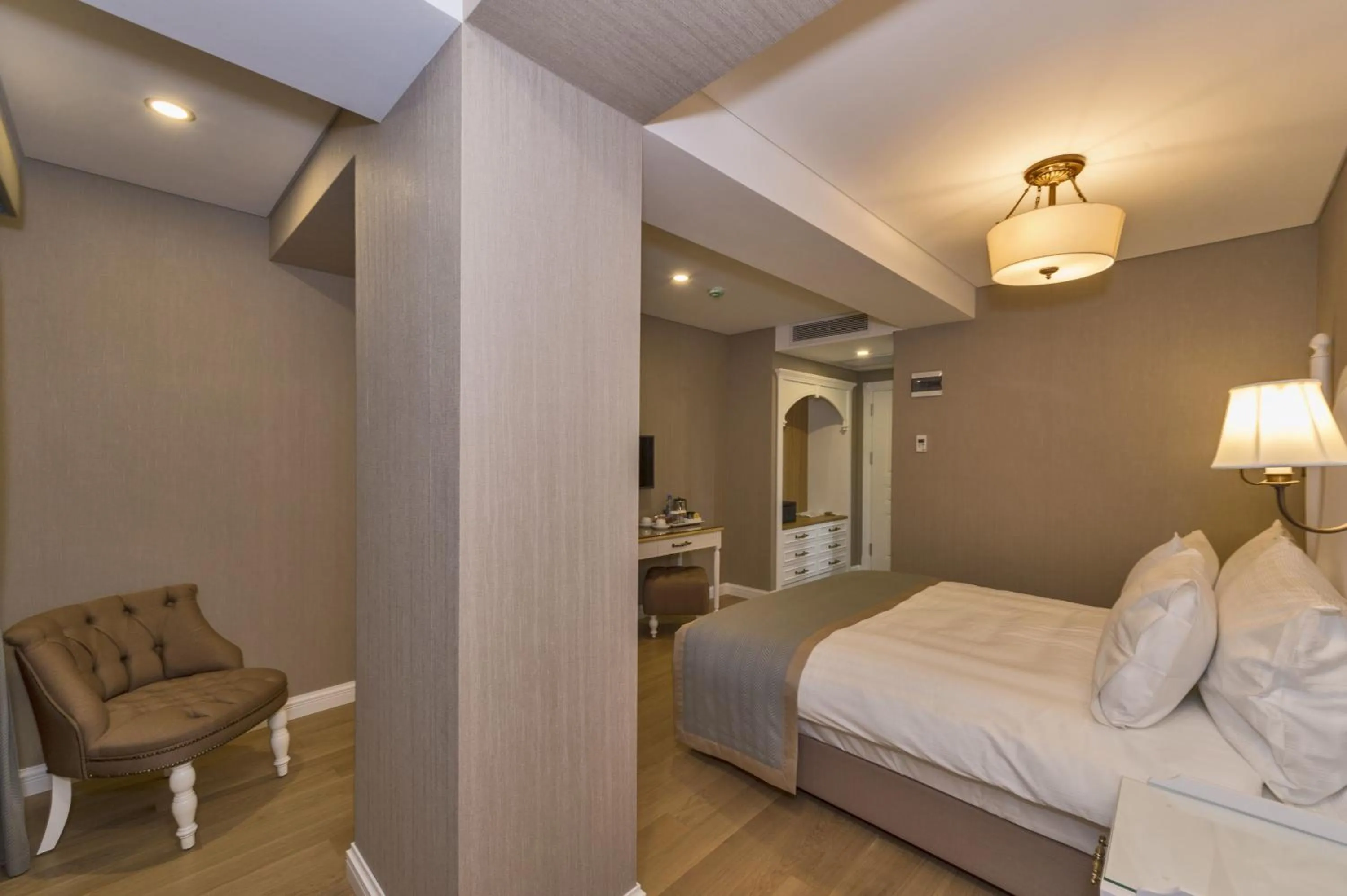 Decorative detail, Bed in Hanna Hotel